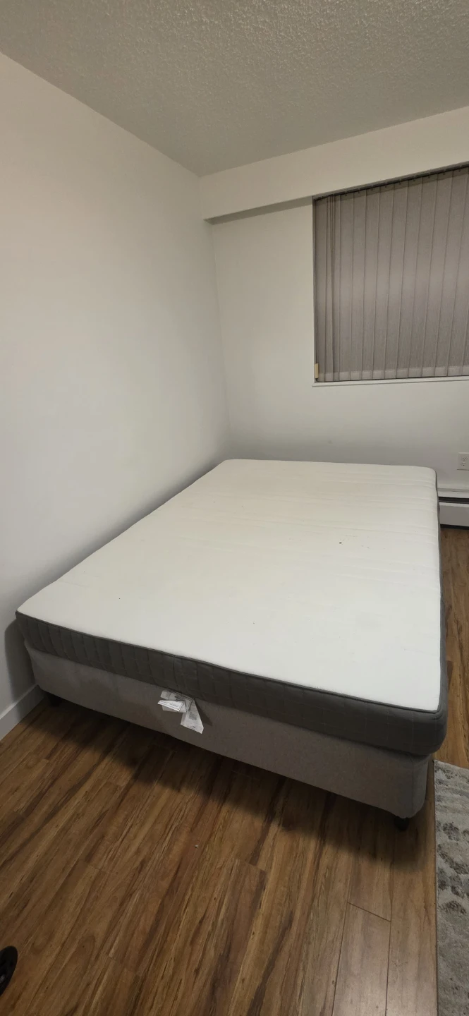 💥MOVING SALE💥Queen Mattress and box spring🥕 - photo 2