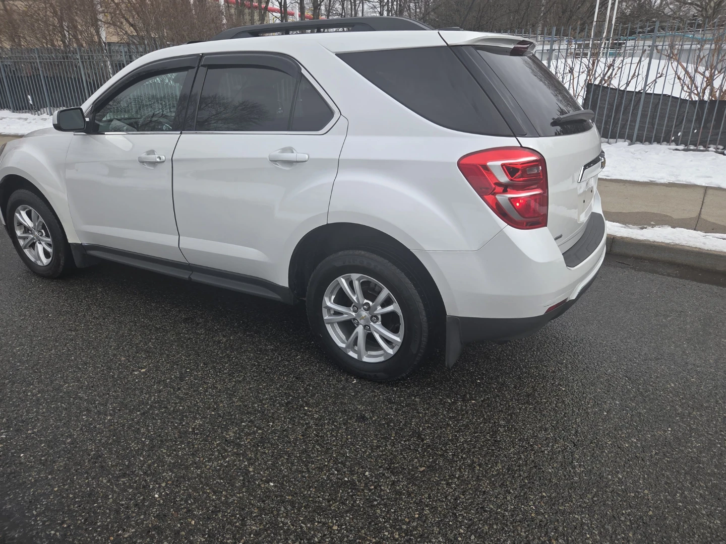White Chevrolet Equinox LT SUV - photo 2