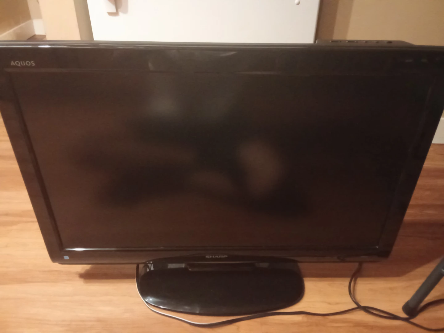 Sharp Aquos LC-32D44U LCD Television