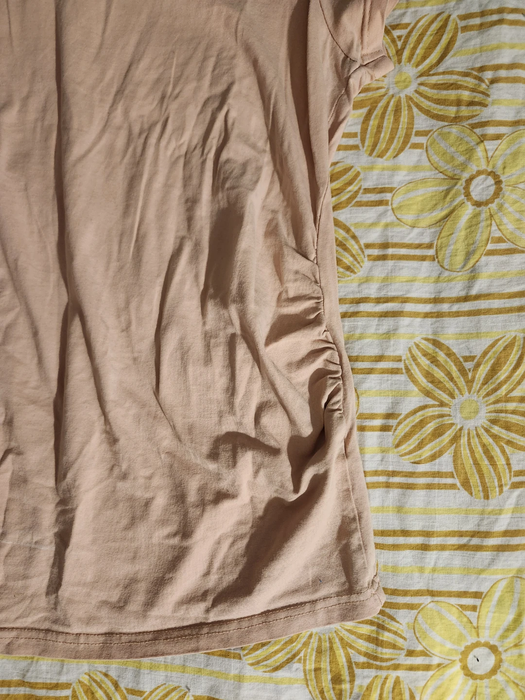 Soft pink short sleeve V-neck top - photo 4