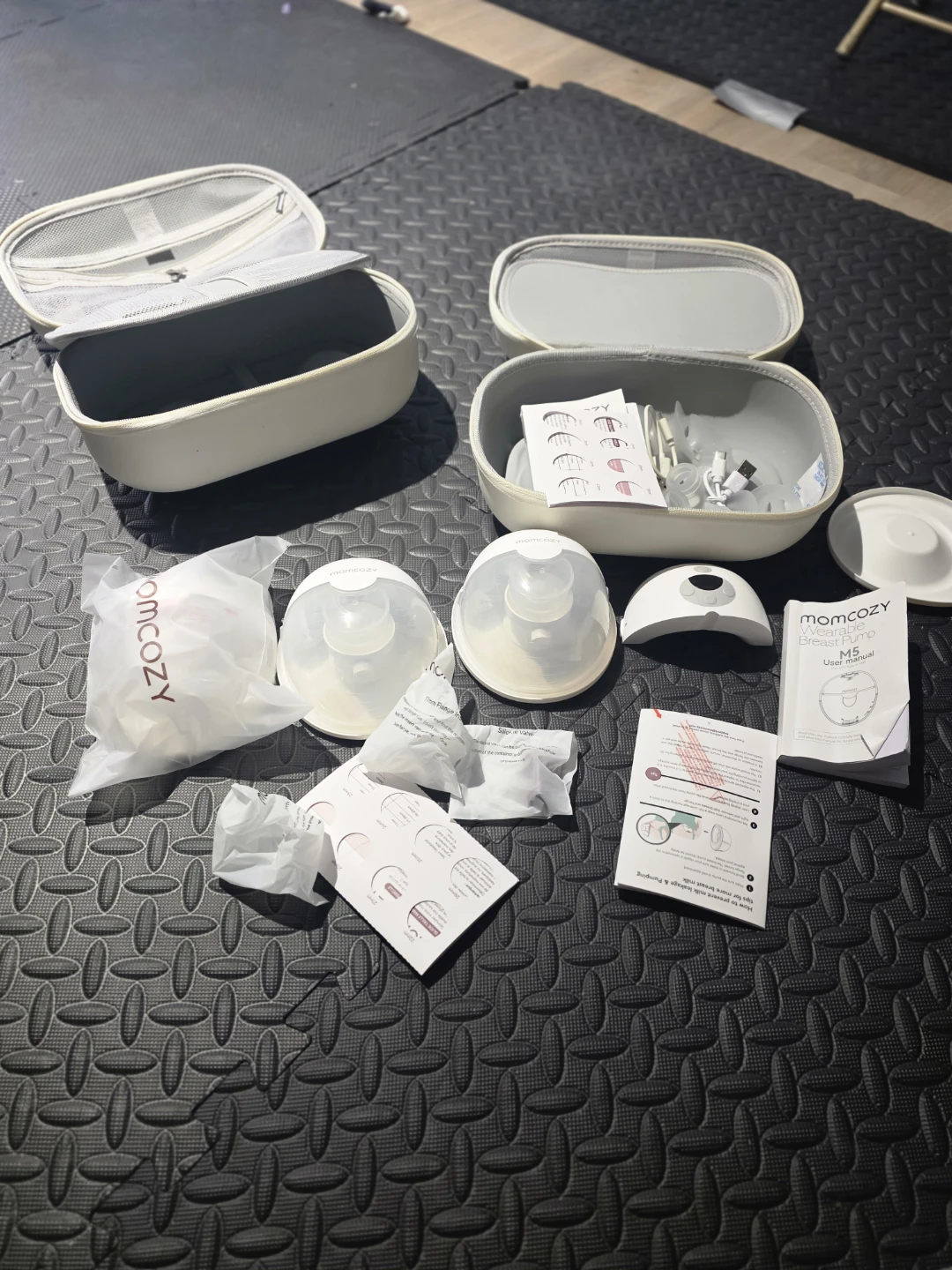 🏆 Momcozy Wearable Breast Pump M5 - photo 2