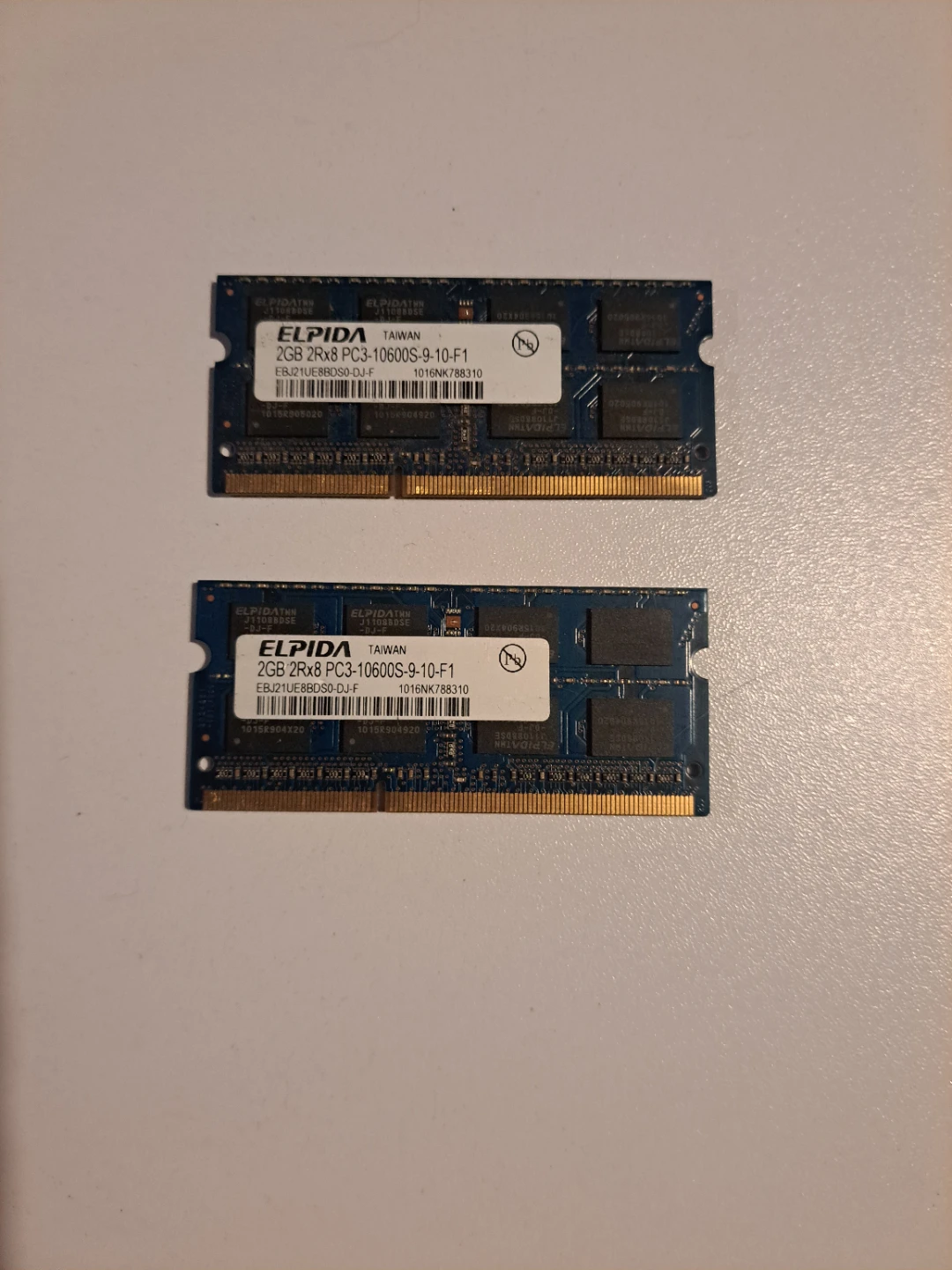 2x Elpida 2GB PC3-10600S DDR3 RAM Modules