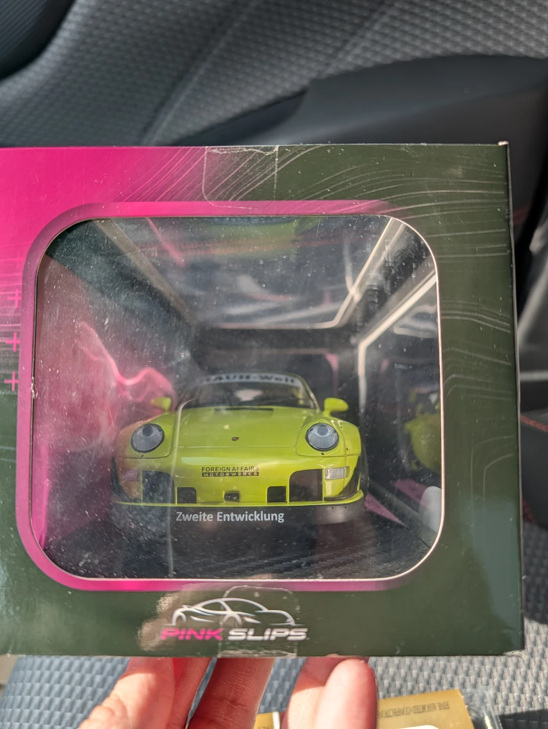 Jada Pink Slips Die-Cast Porsche 911 GT3 RS - photo 2