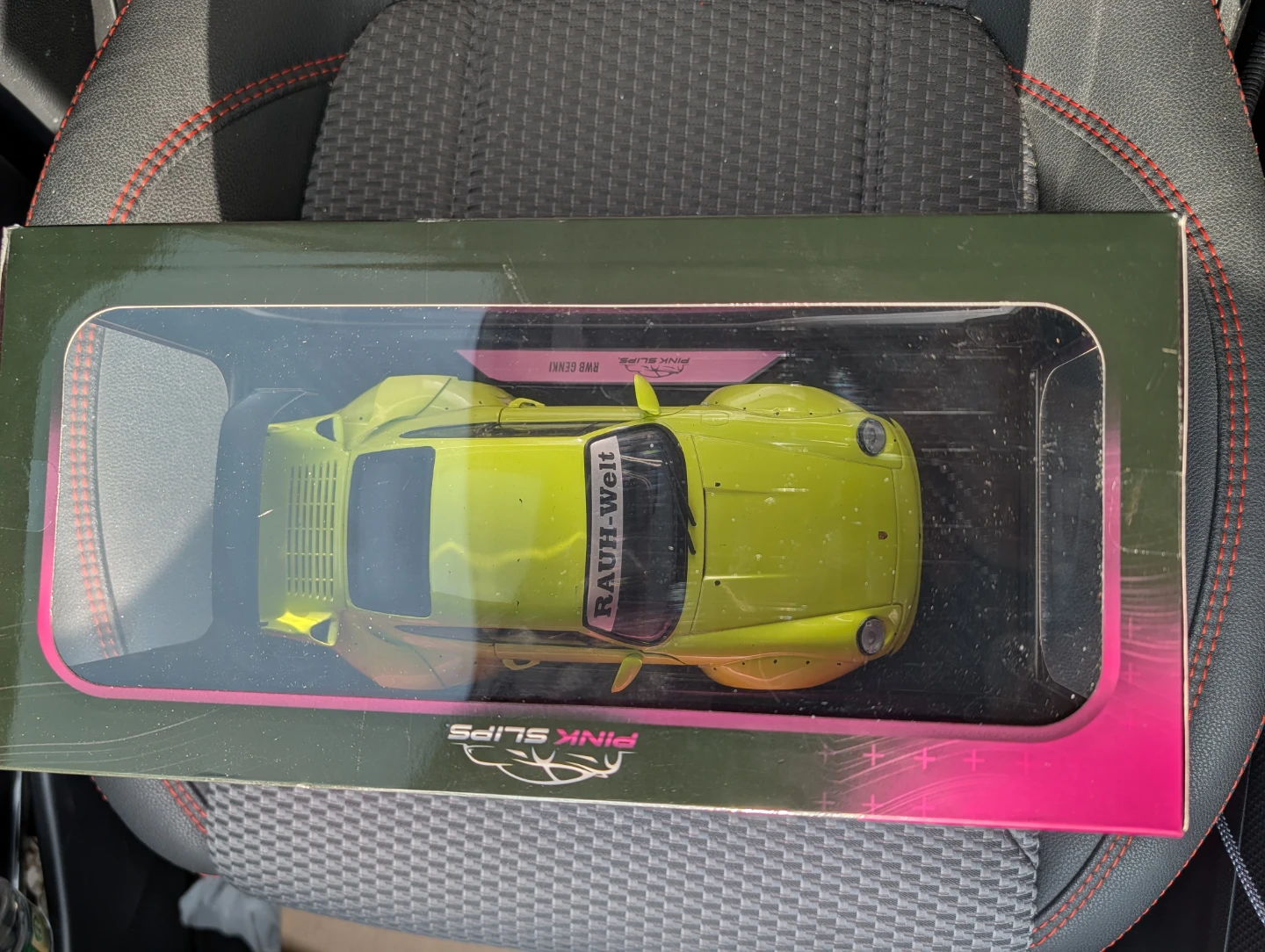 Jada Pink Slips Die-Cast Porsche 911 GT3 RS - photo 5