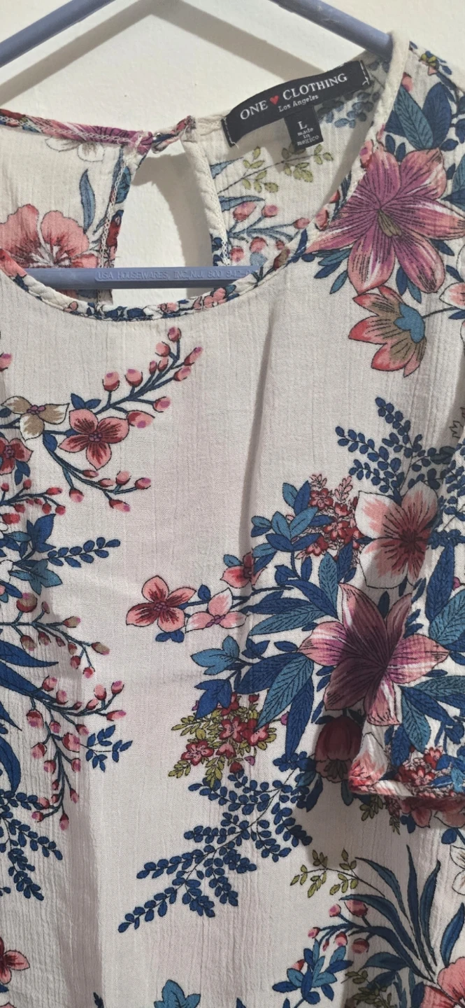 ONE Clothing Floral Cold Shoulder Top Size L - photo 3
