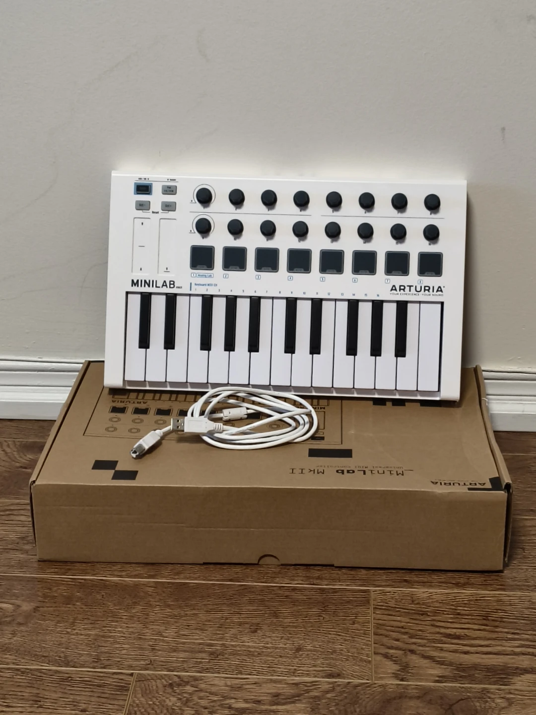 Arturia MiniLab MkII Universal MIDI Controller