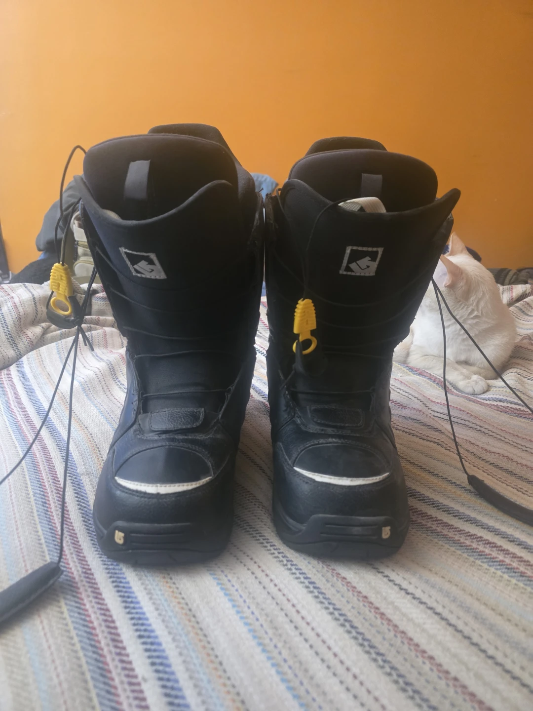 Burton Moto Snowboard Boots - Men's Size 11 - photo 3