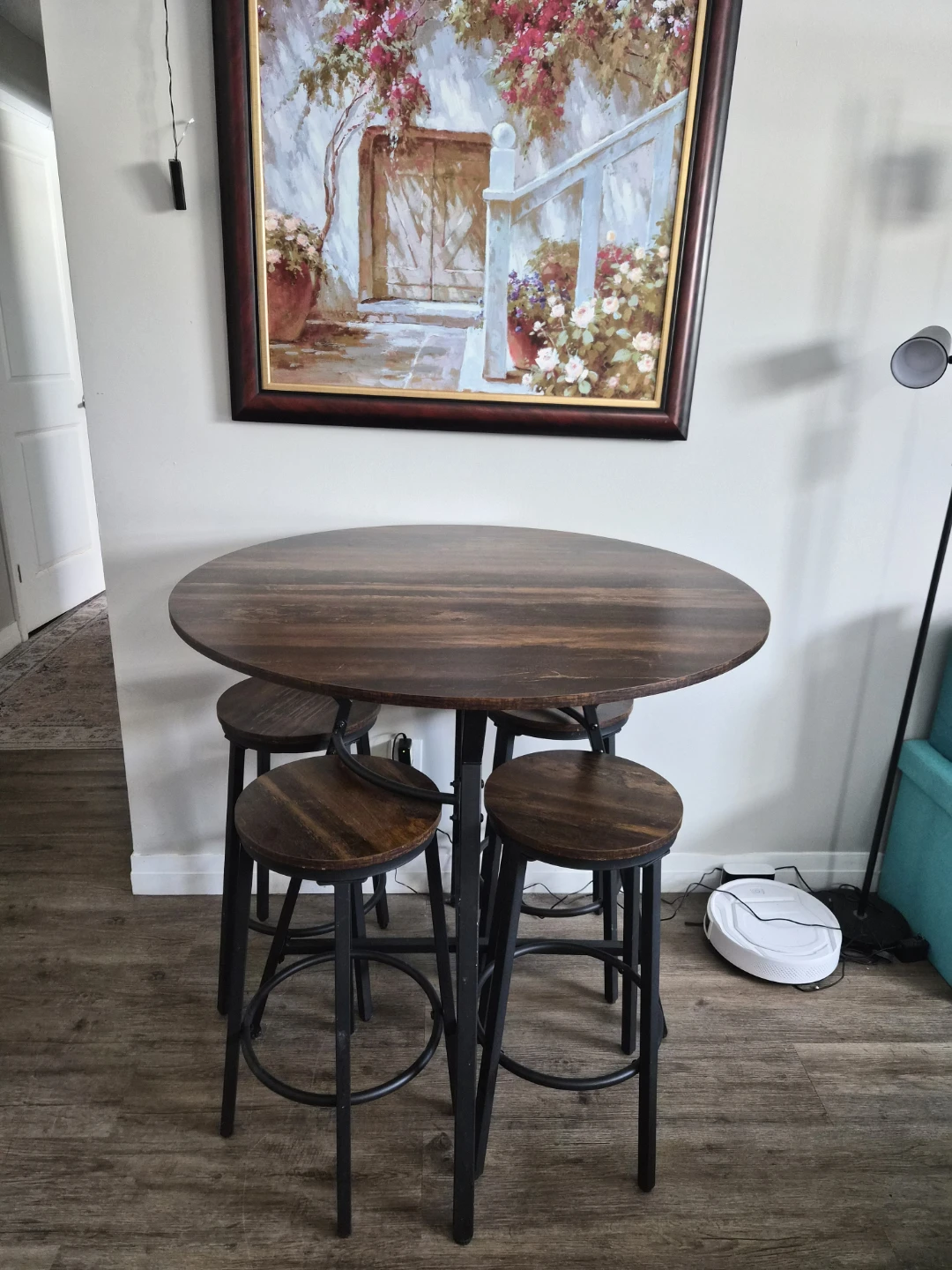 Round Pub Table with 4 Stools