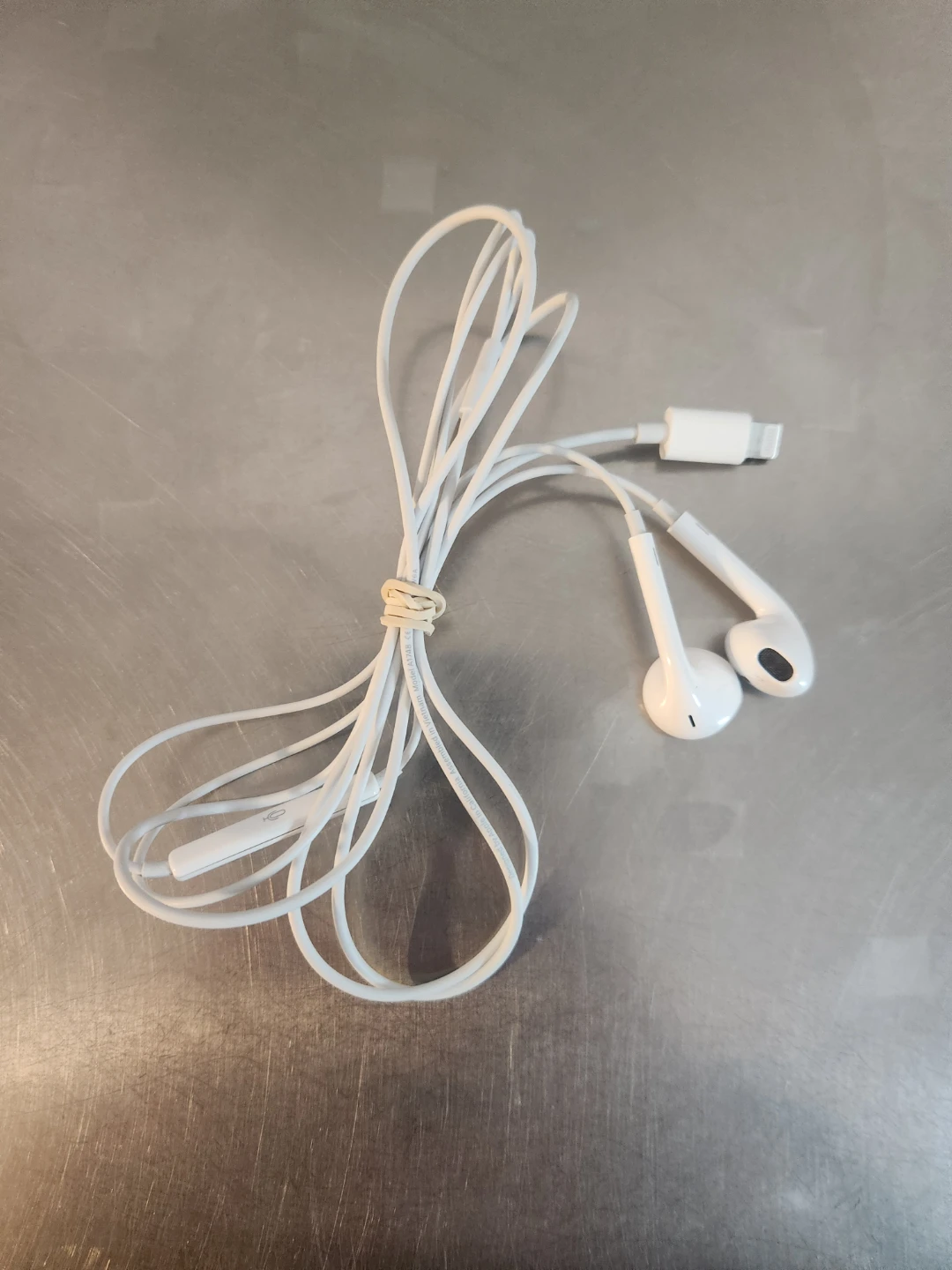 Apple EarPods with Lightning Connector
