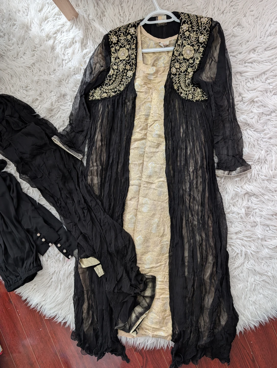 Designer 4-Piece Outfit with handwork embellishments - photo 2
