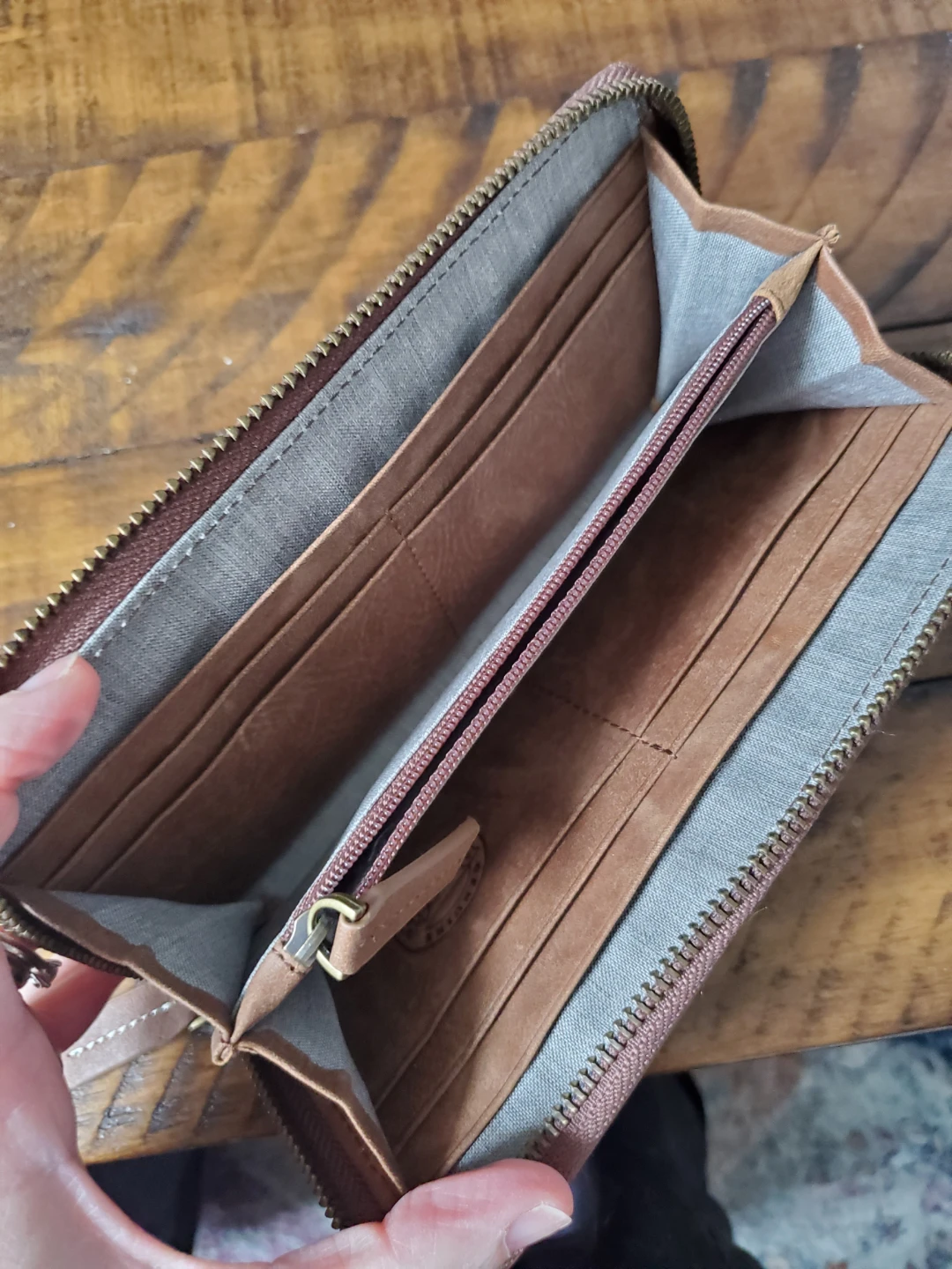 Roots Leather Wallet - photo 3