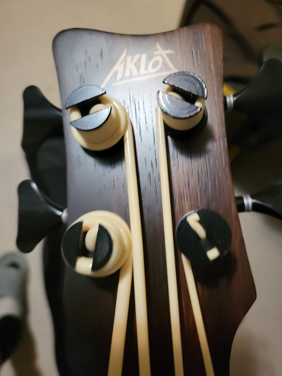 Aria Bass Ukulele with Case - photo 2