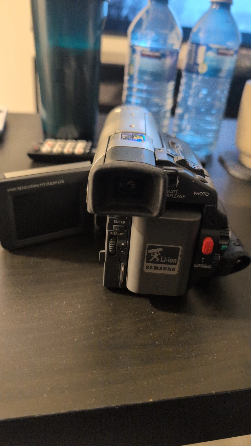 Samsung Digital Camcorder SCD67 - photo 2