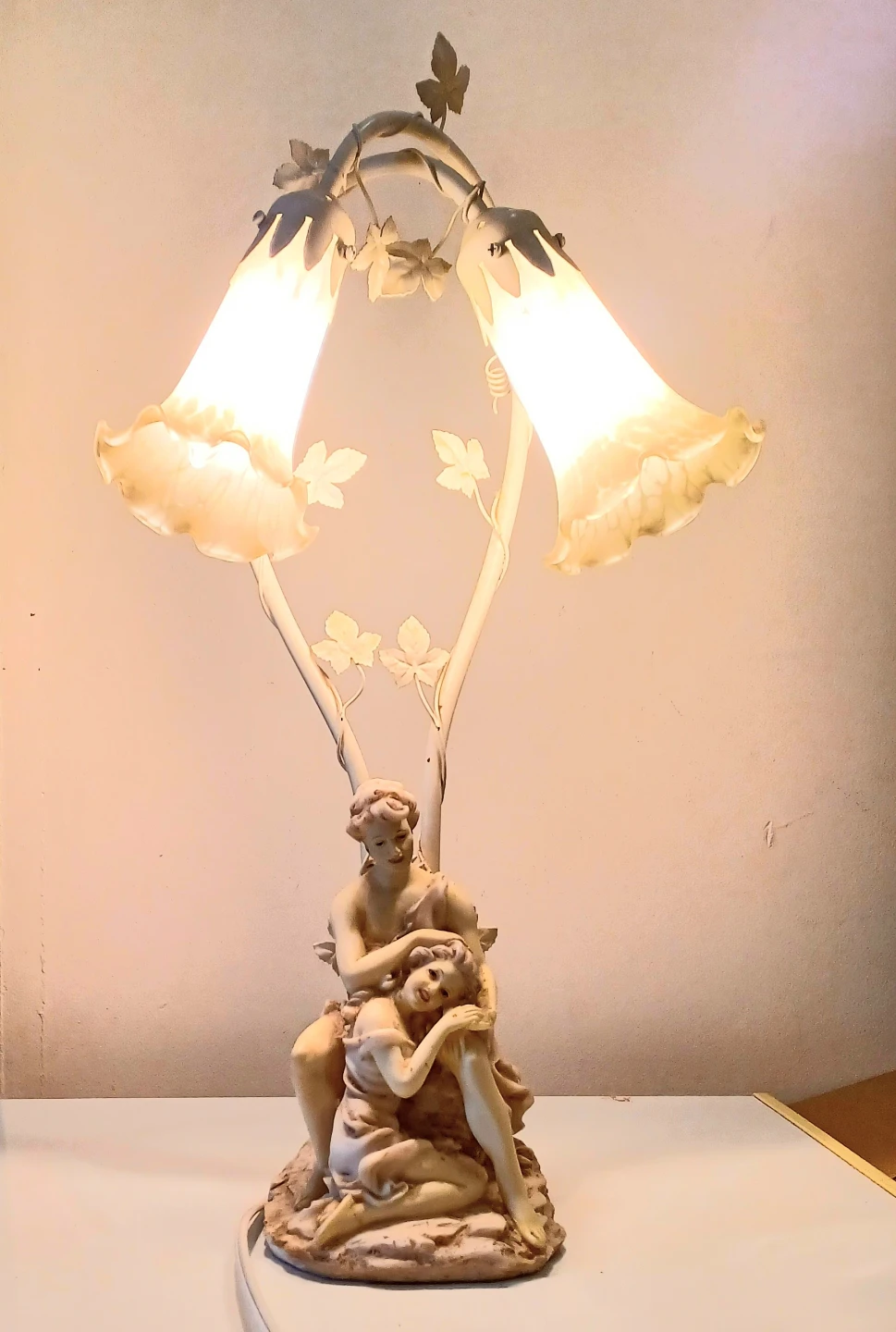 Vtg Art Nouveau Style Lovers Table Lamp