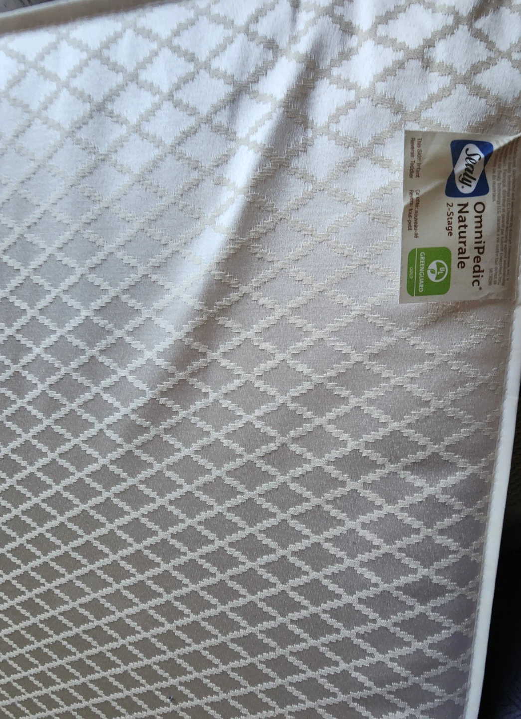 Sealy OmniPedic Naturale Crib Mattress with 2 fitted sheets