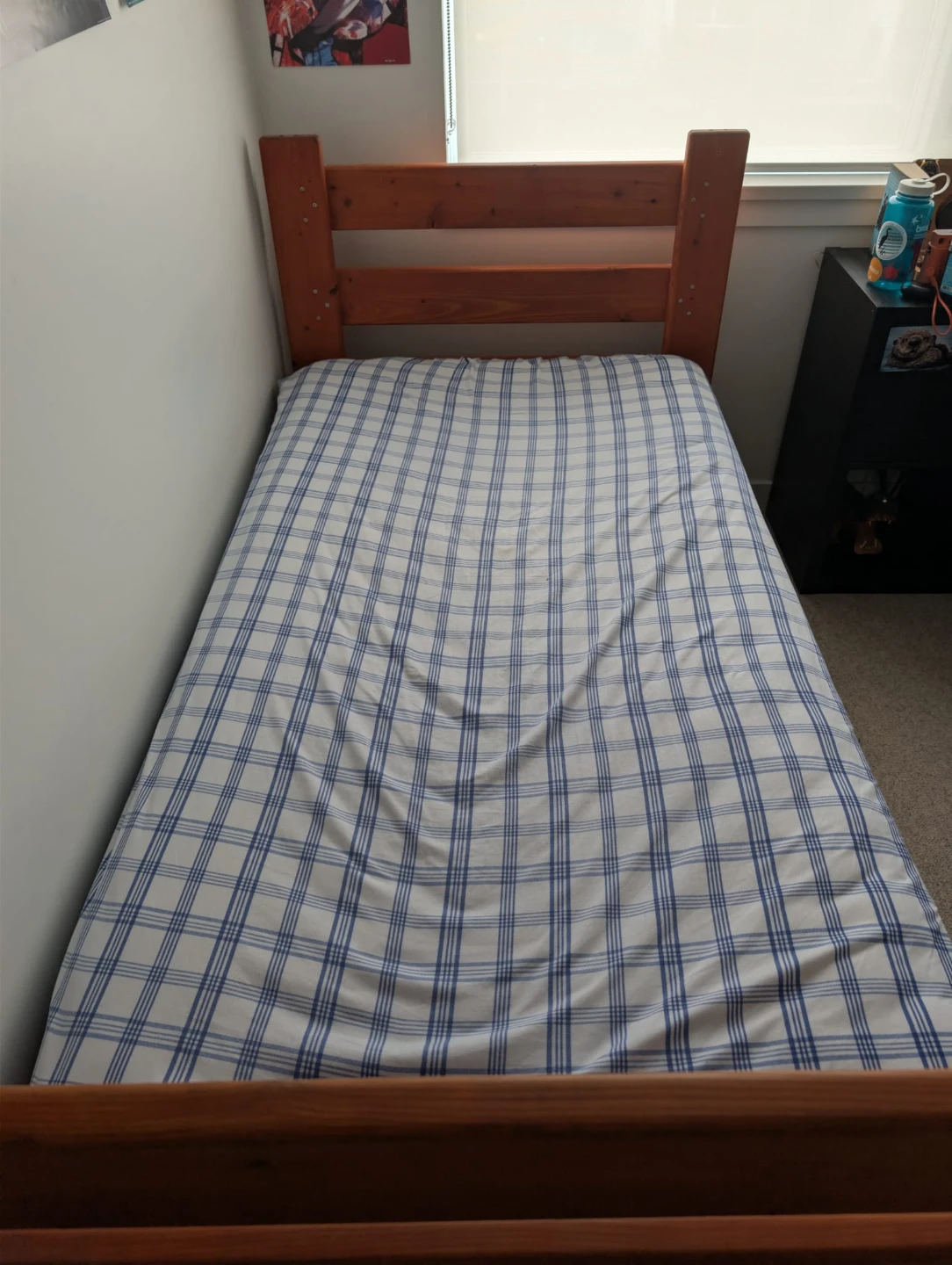 Wooden Twin Bed with mattress - photo 3