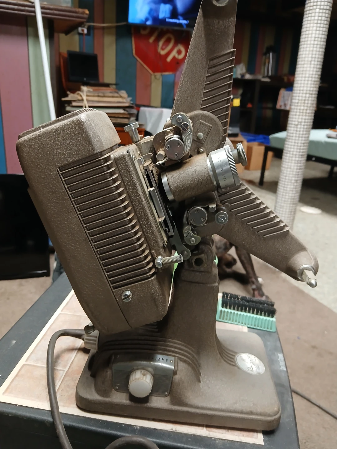 Revere 8mm Projector - photo 2