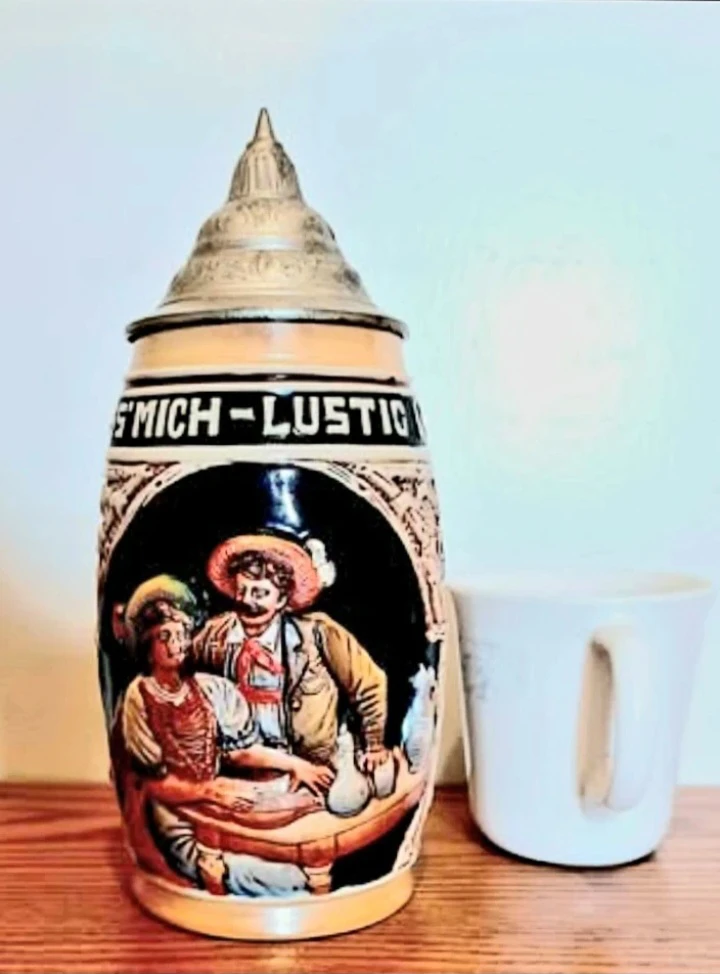 Vtg W. German Hand-painted King Beer Stein - photo 4