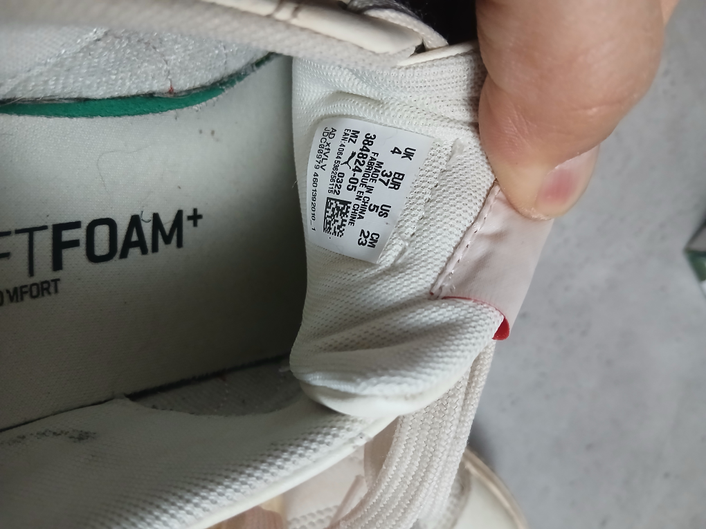 Puma White and Red Sneakers - Women's Size 5 (US) / 38 (EU) - photo 2
