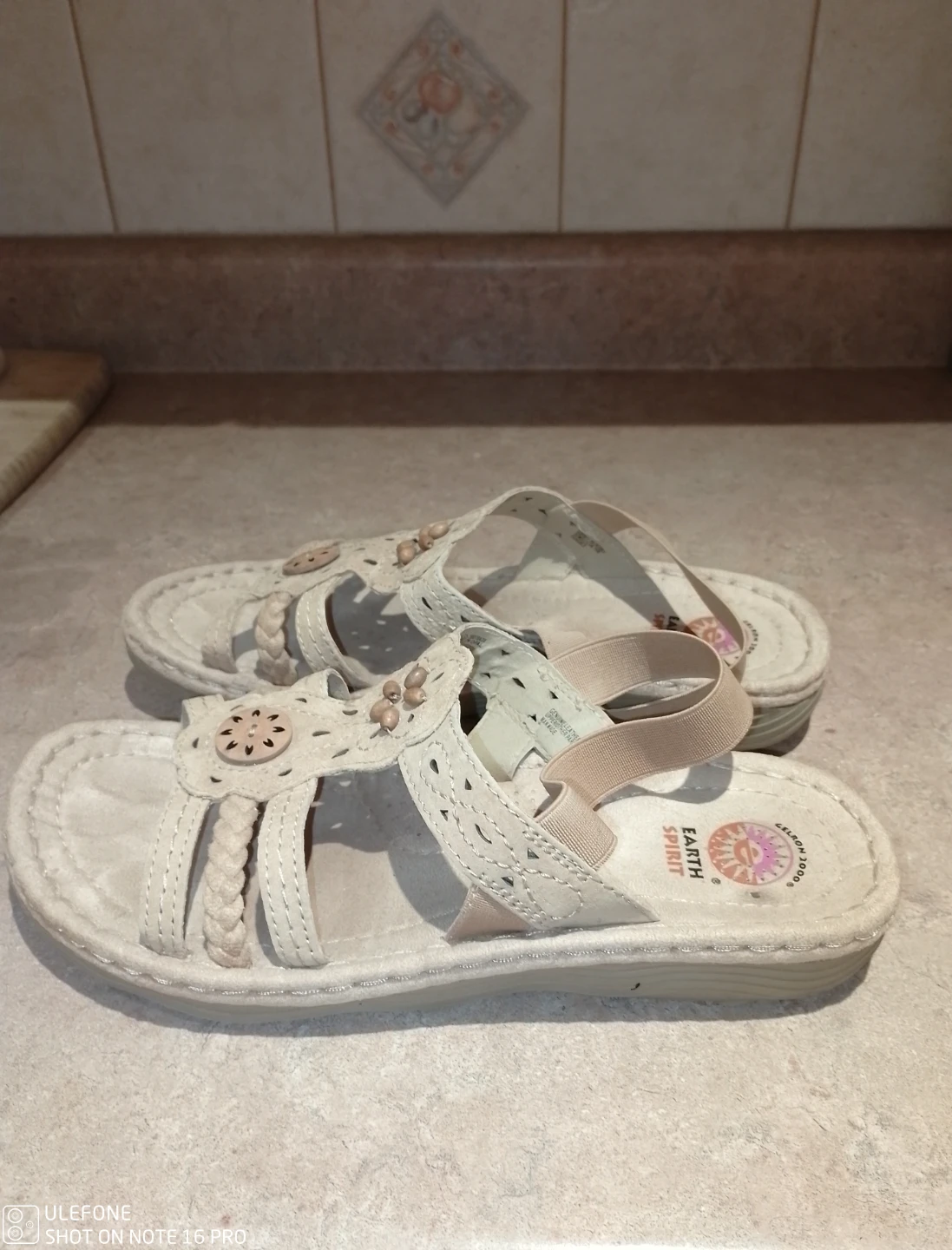 MOVING MAR 1 Sandals 10 Cash Only