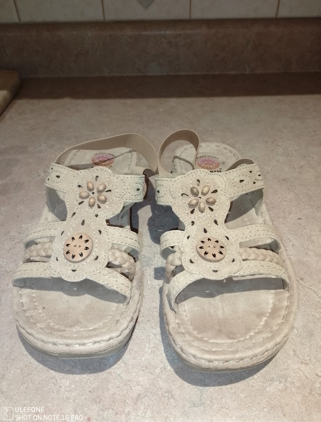 MOVING MAR 1 Sandals 10 Cash Only - photo 2
