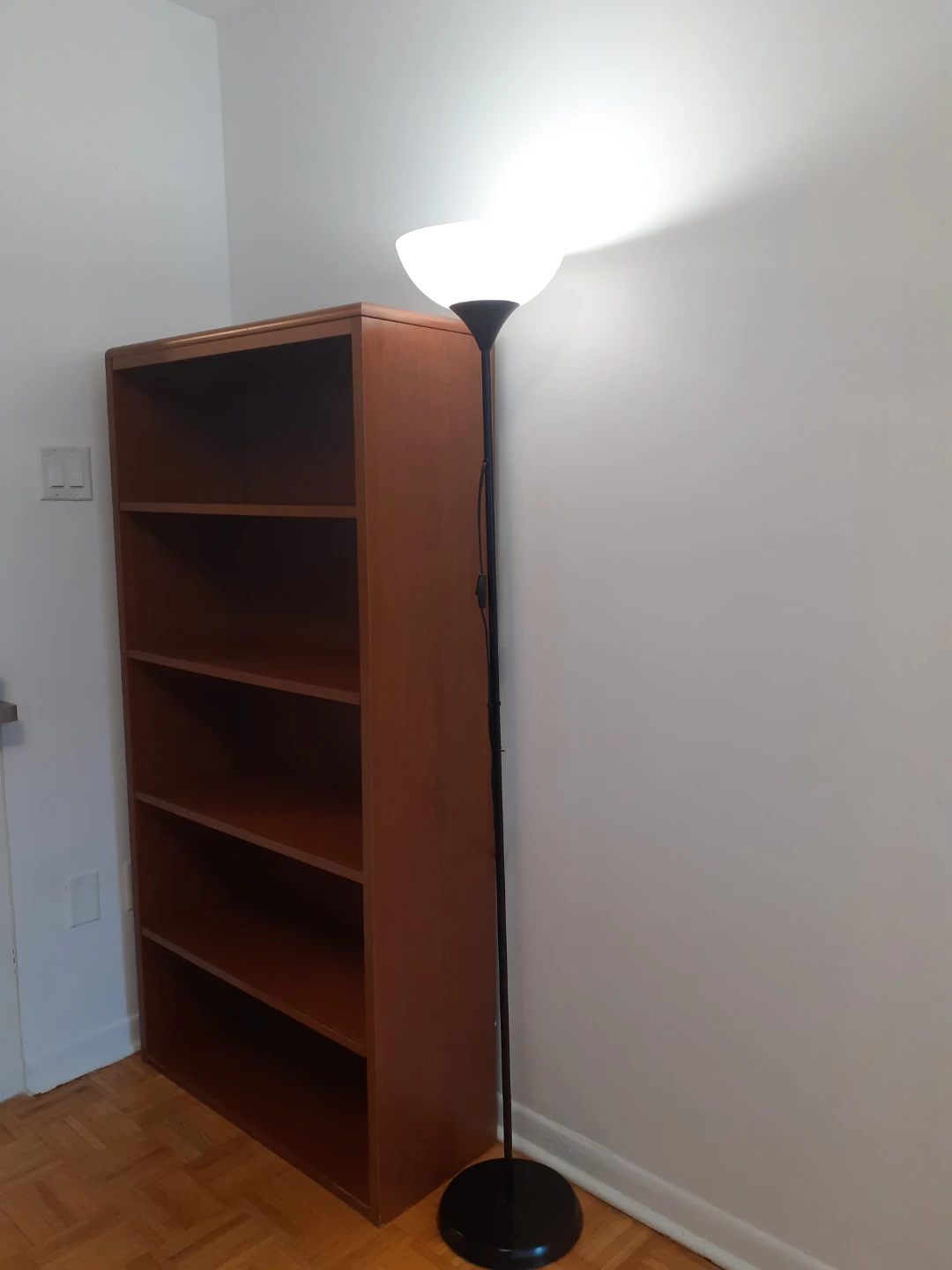 Wooden 5-shelf bookshelf - photo 4