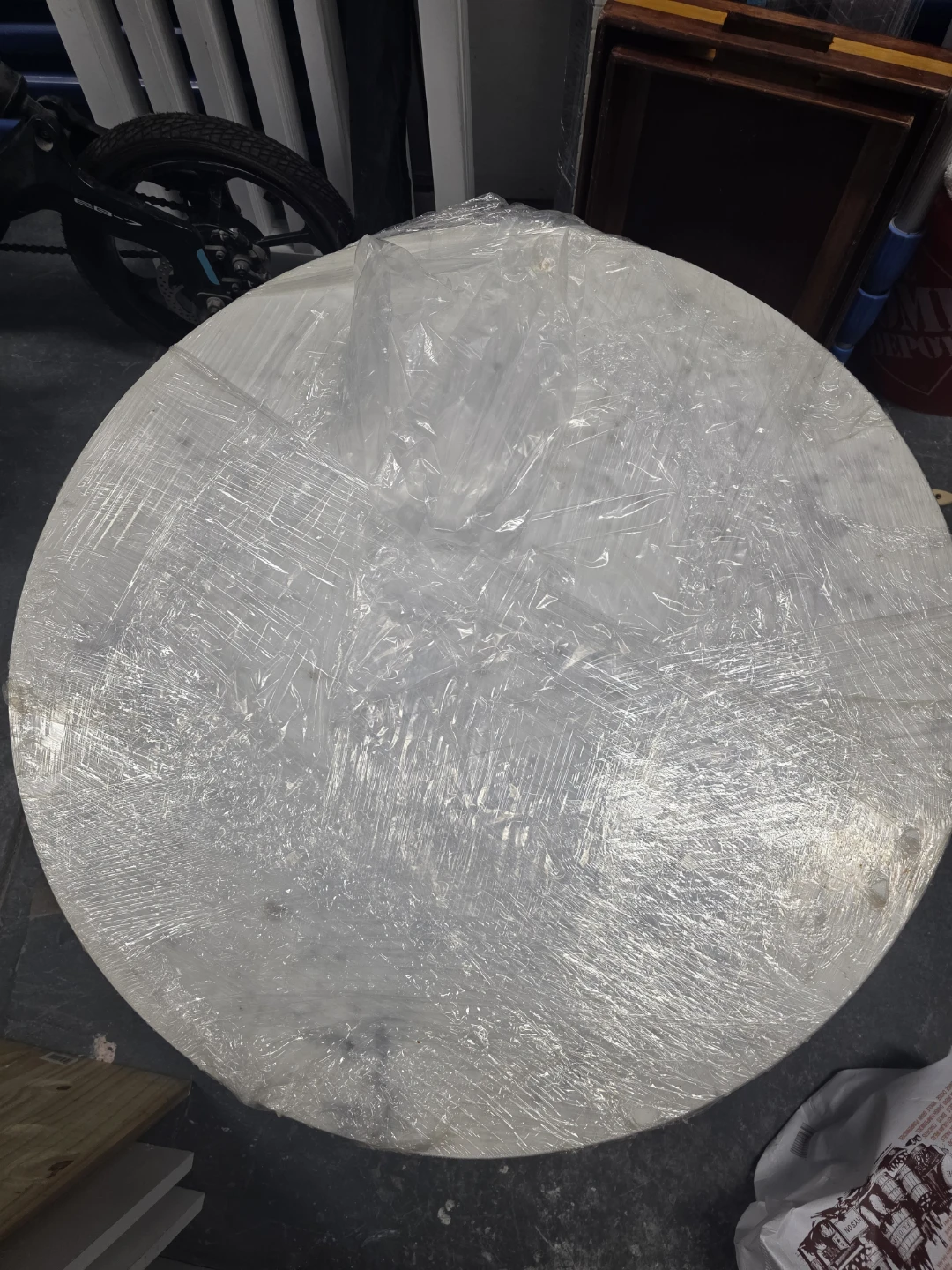 Round Marble Top Coffee Table with Gold Base - photo 3