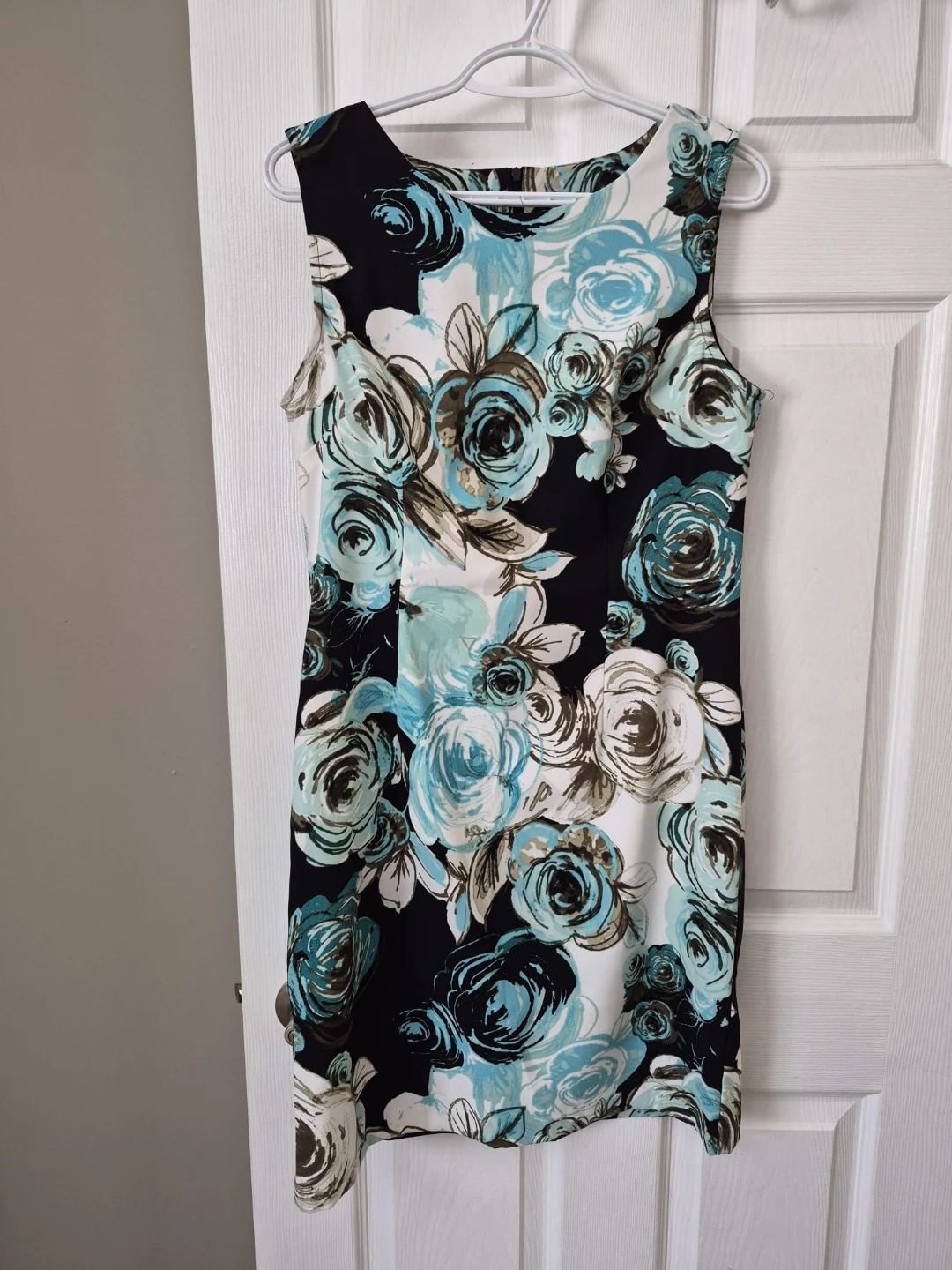 Lot of Women's Dresses and Cardigan Set - photo 3