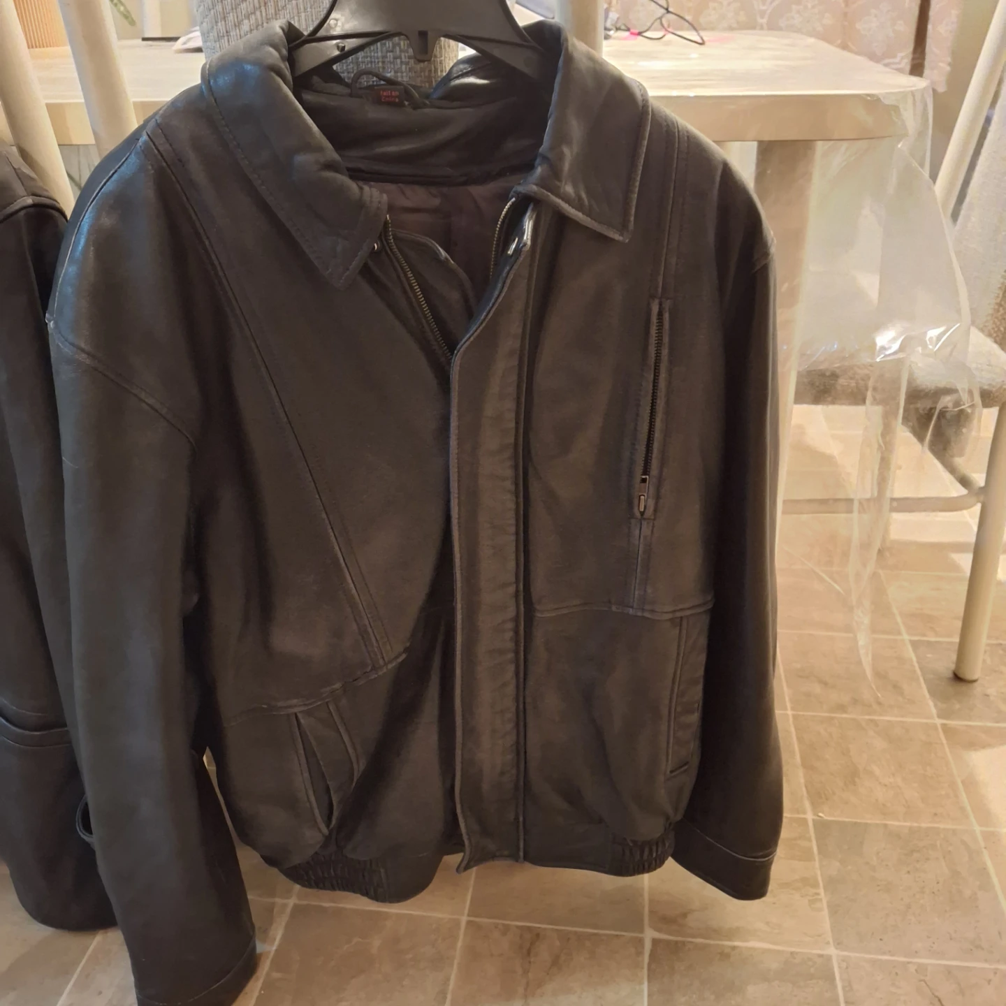 2  mens DANIERE CANADA Leather Jackets* some wear * $49 each* - photo 4