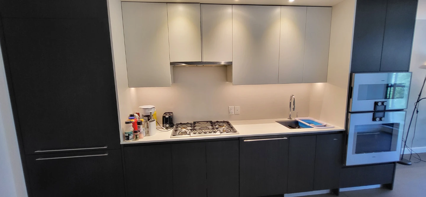 Private room and washroom $1595 Church and Wellesley - photo 2