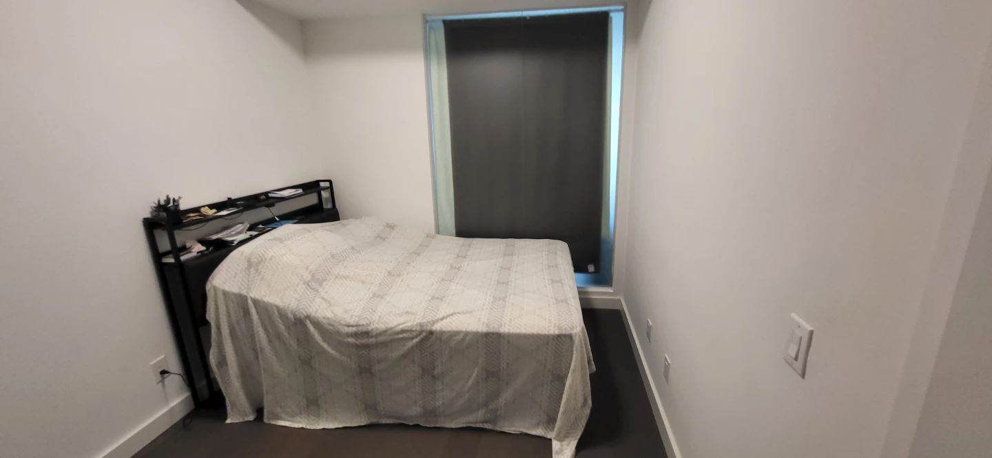 Private room and washroom $1595 Church and Wellesley - photo 3