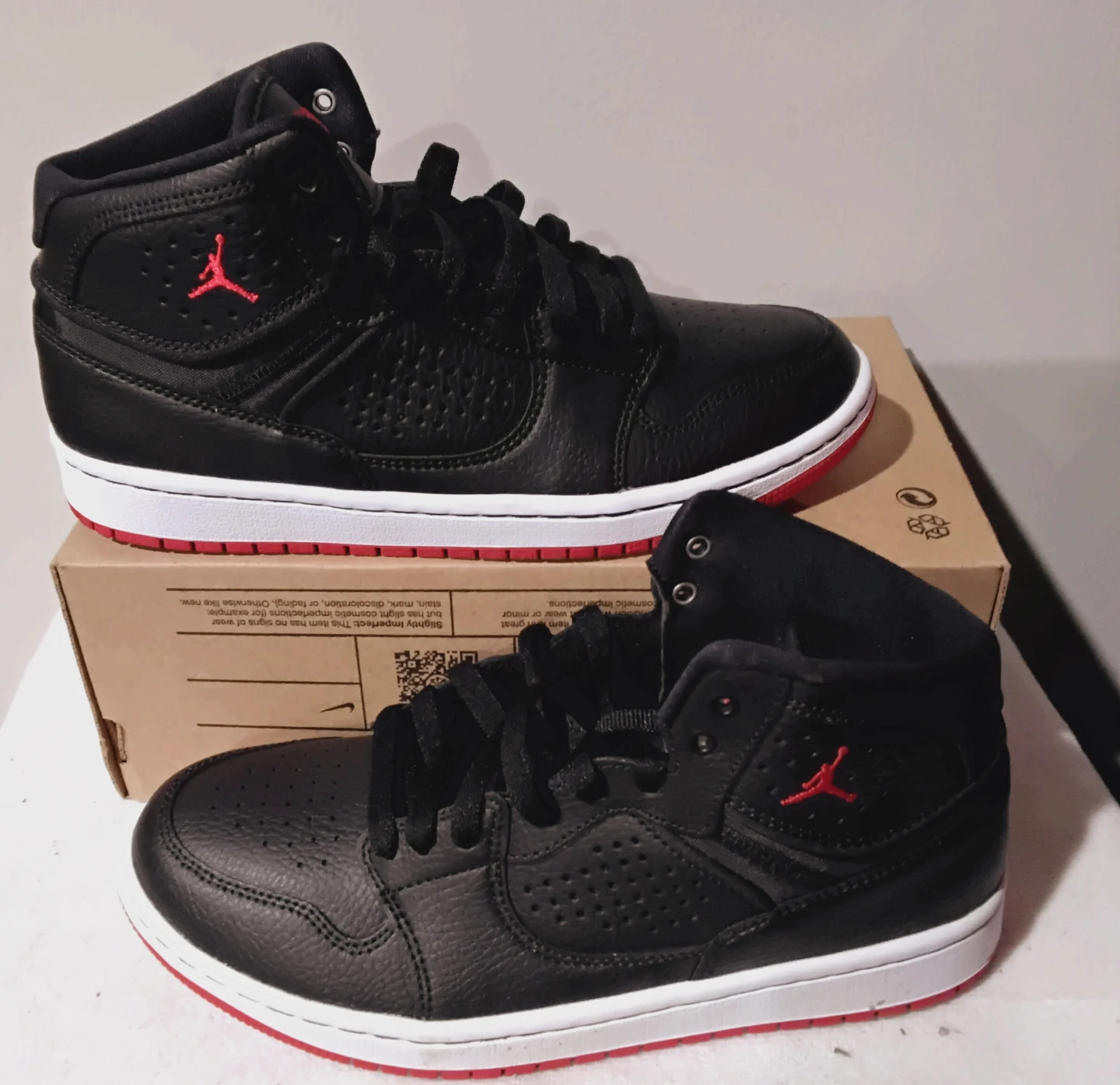 Air Jordan 1 Mid SE Black Red Basketball Shoes