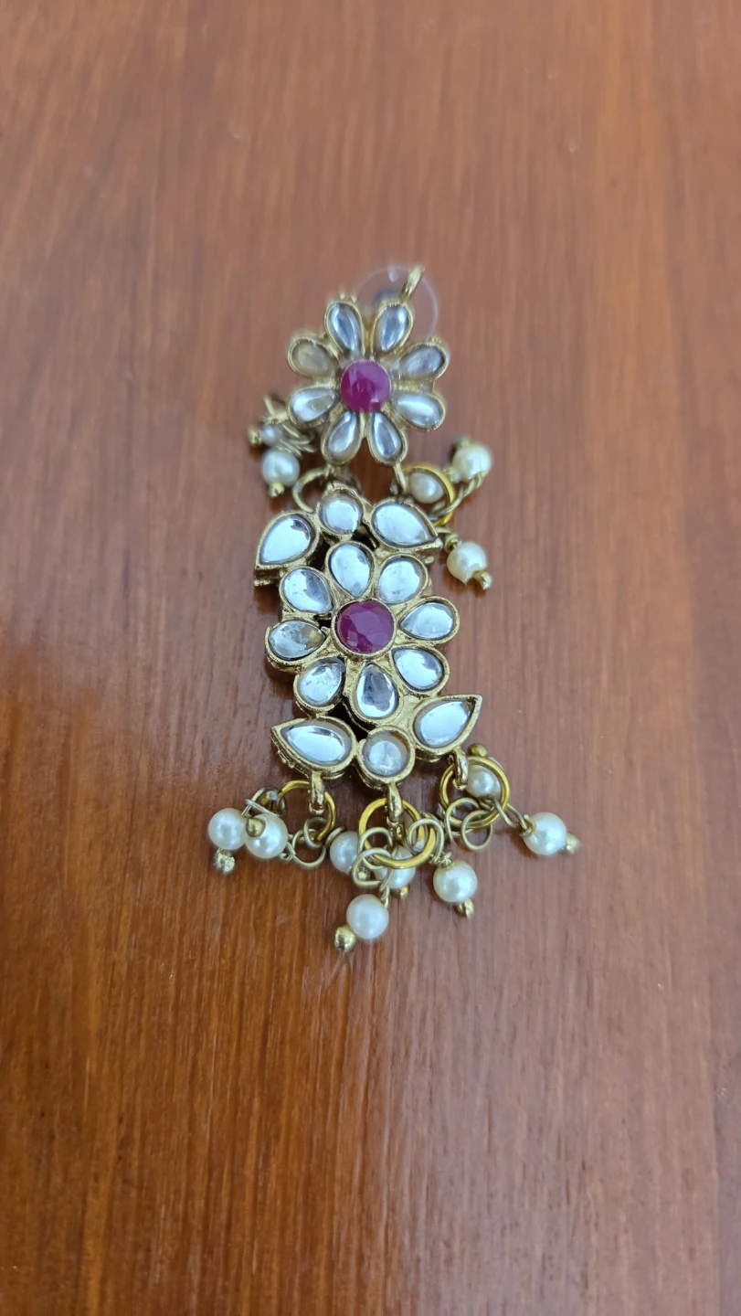 Indian Jewellery Set with White Stones and Pearls - photo 2