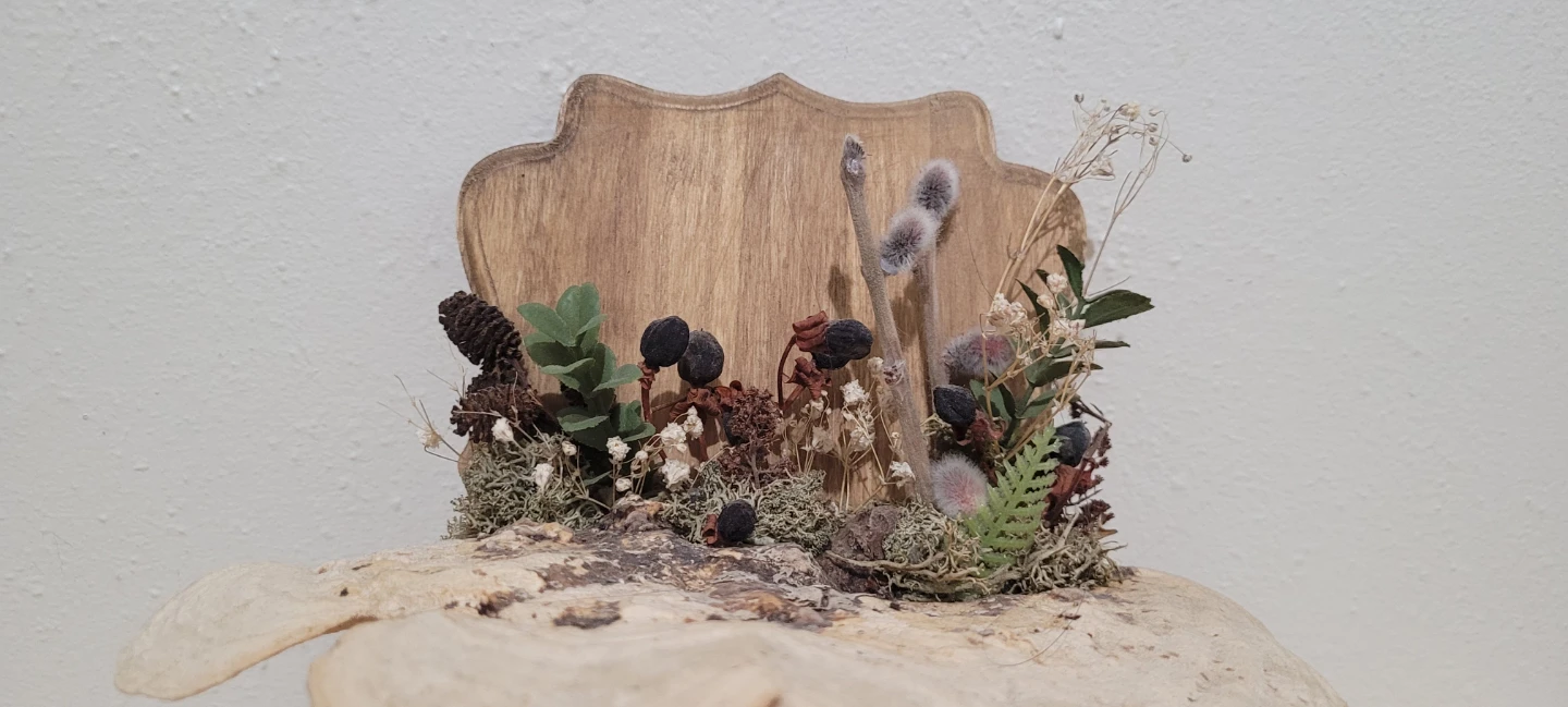 Dried Floral and Wood Display - photo 2