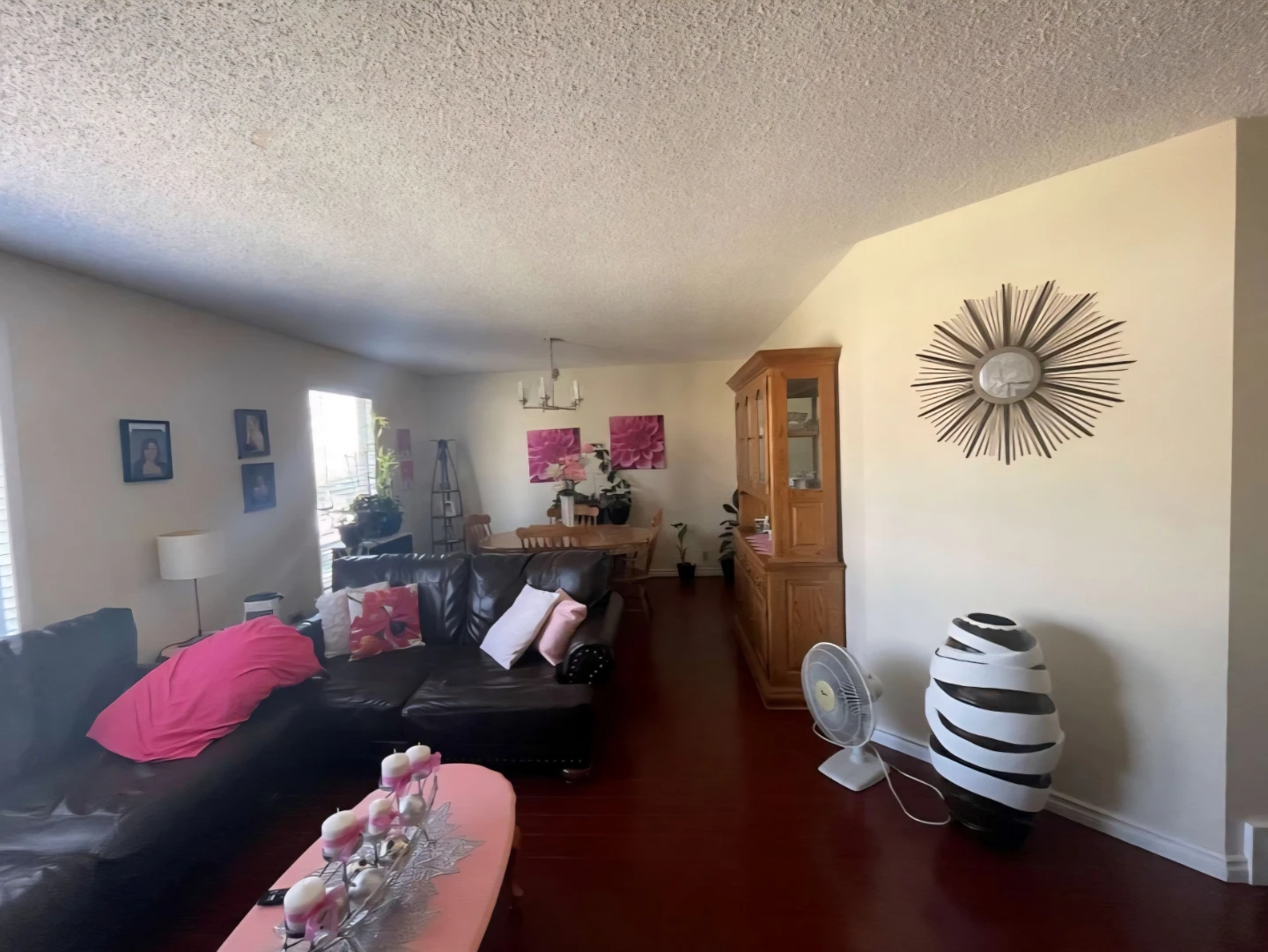 3br mainfloor + garage+private in-suite laundry - photo 2