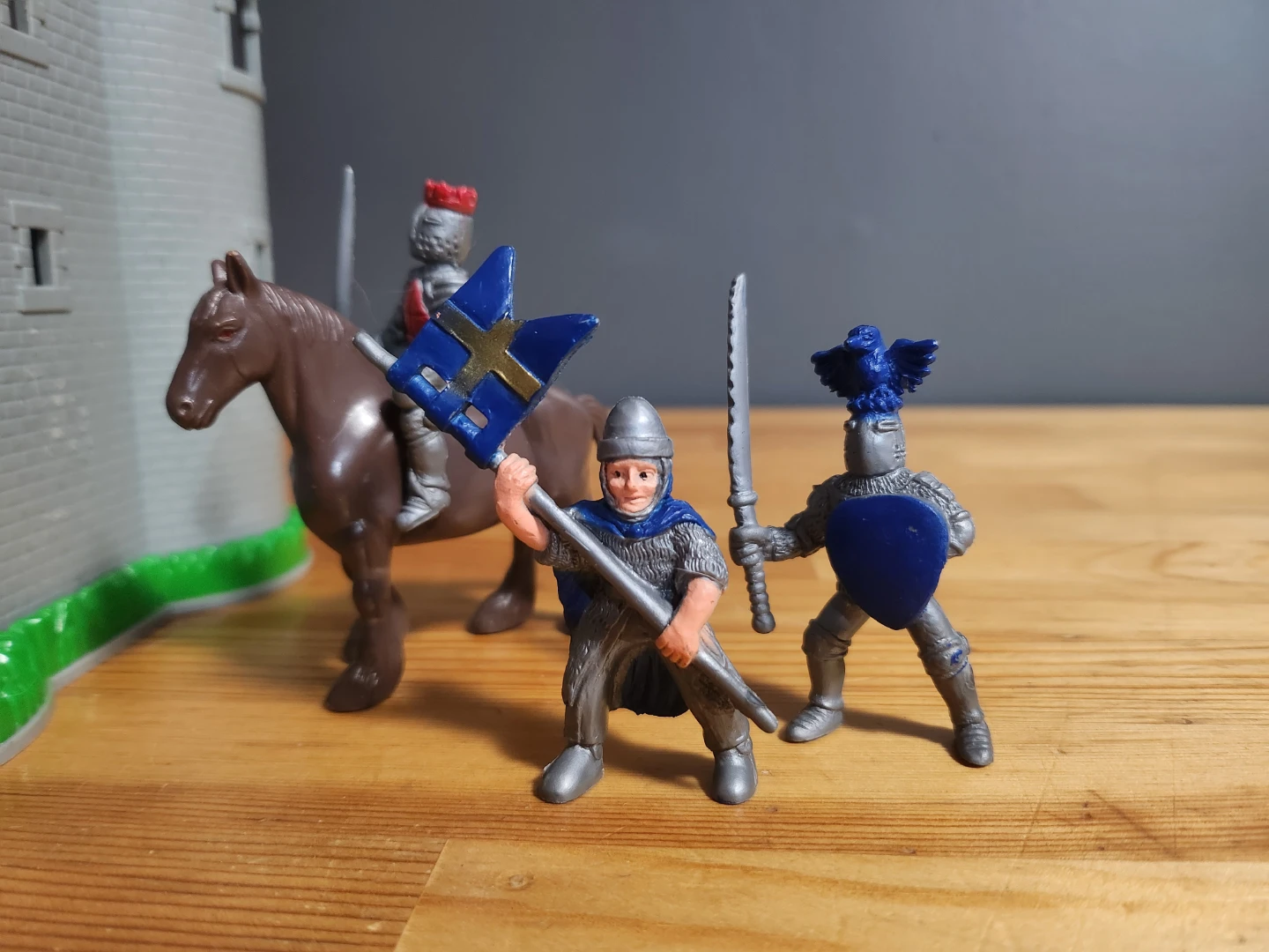 Vintage Simba Knights Castle Playset with Knights - photo 5
