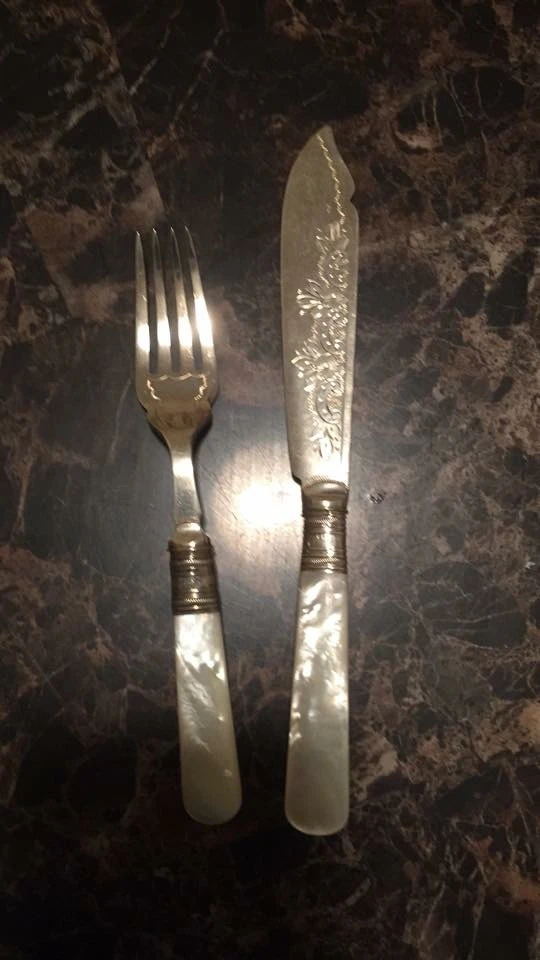 Silver Mounted Mother of Pearl Cutlery Set - photo 2