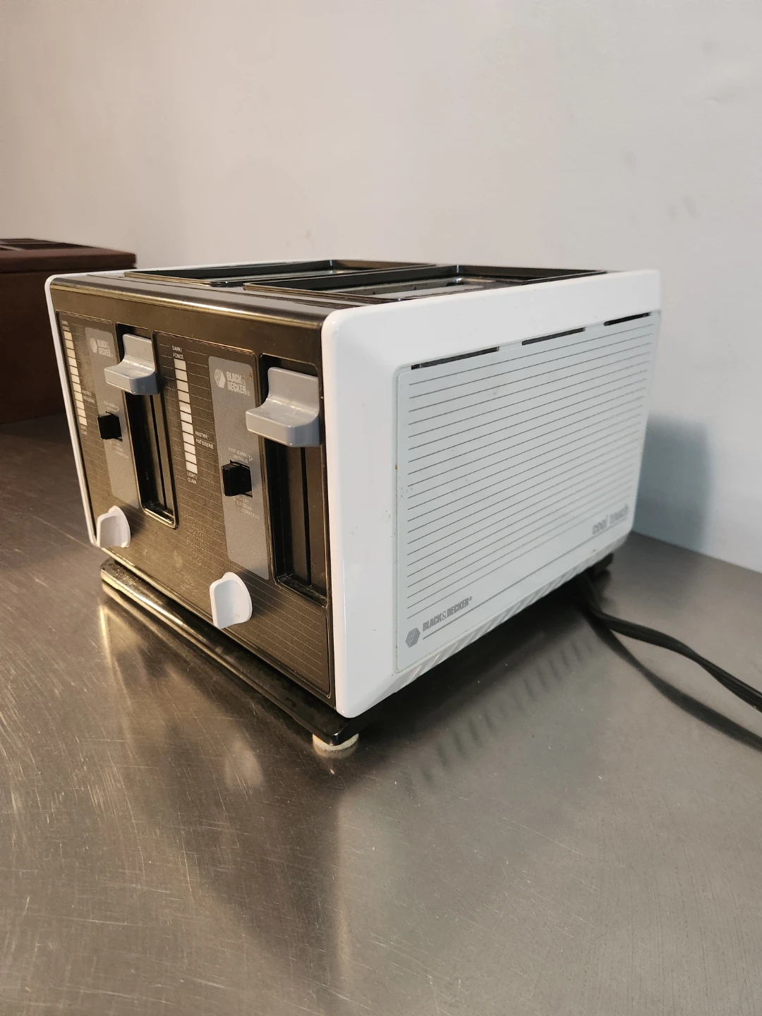 Black & Decker 4-Slice Toaster - photo 4