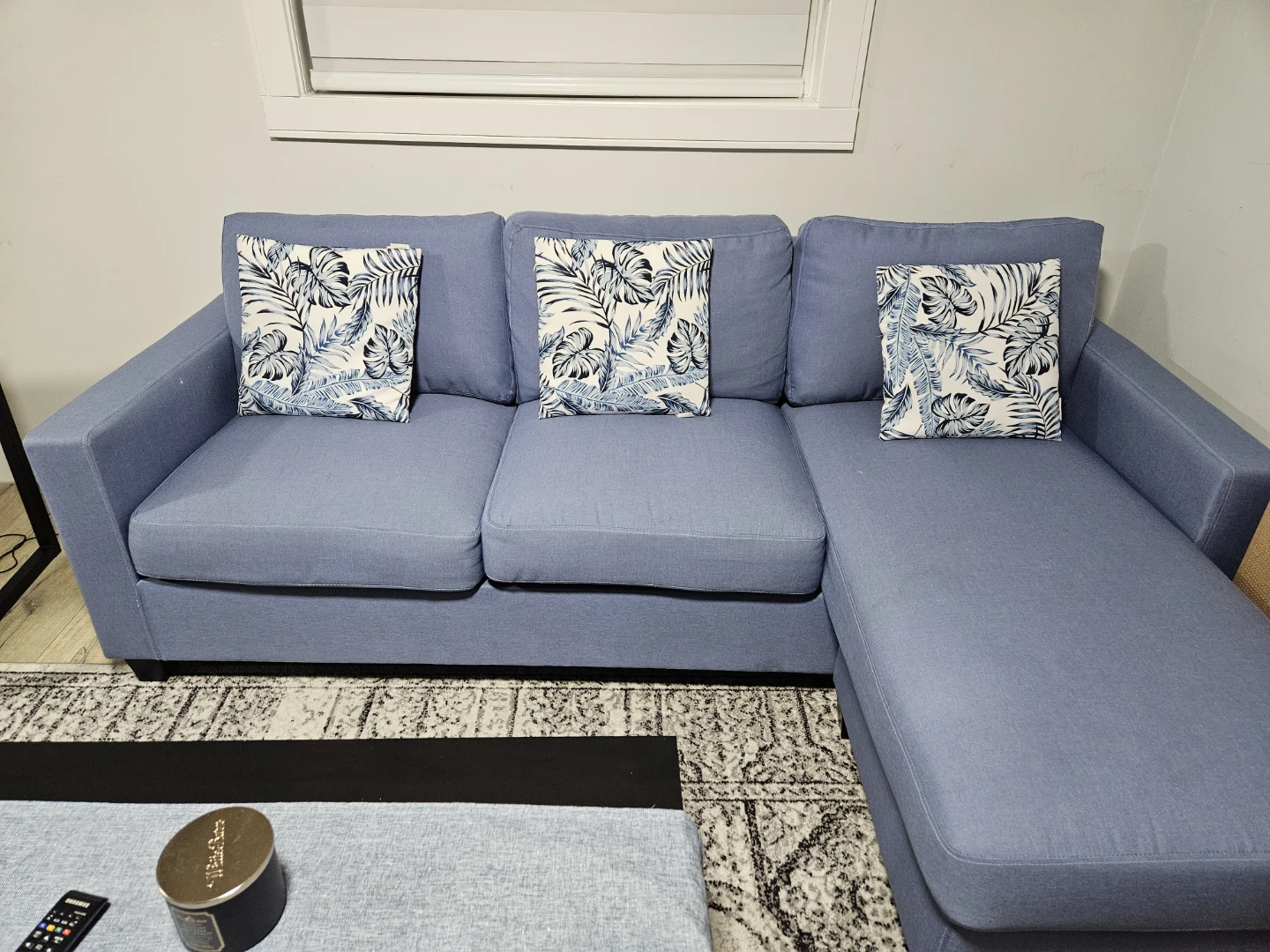 Sectional Sofa with 3 Decorative Pillows