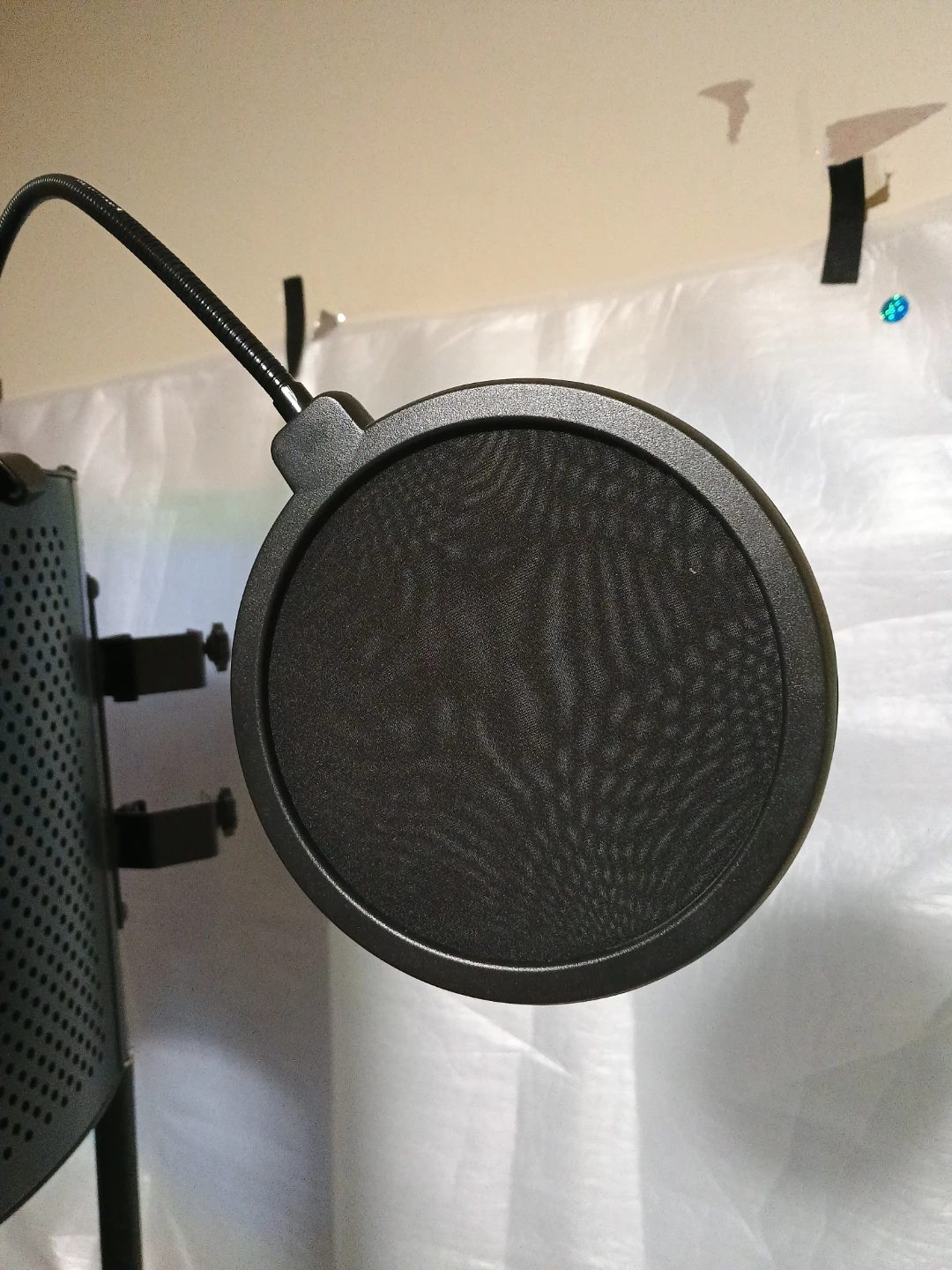 Portable Vocal Microphone Isolation Shield - photo 2