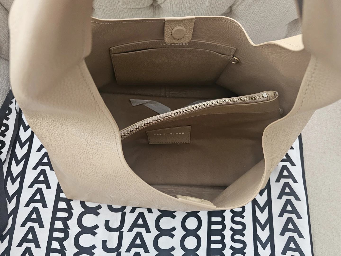 Authentic Marc Jacobs The Sack Bag Leather Tote Beige - photo 3