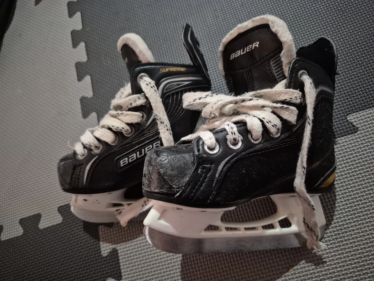 Bauer Supreme Hockey Skates - Youth Size 10