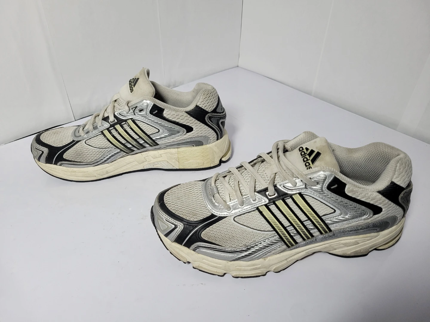 Adidas Running Shoes White Silver Black, size 9 (53) - photo 4