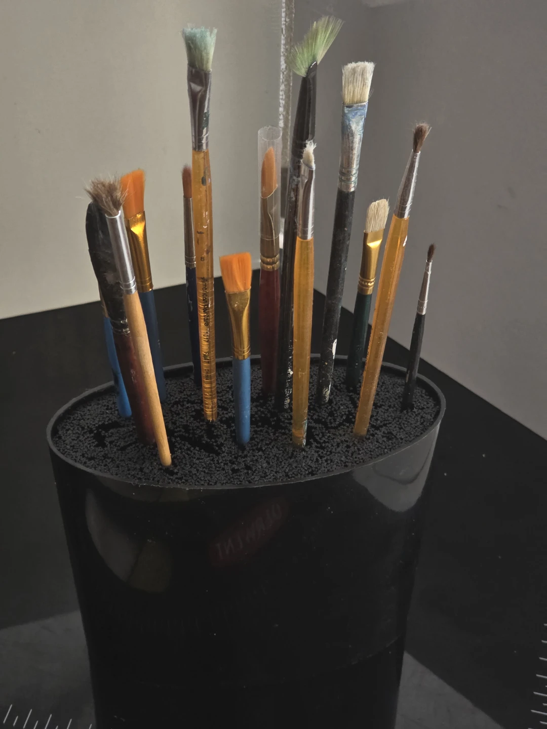 Assorted Paint Brushes holder