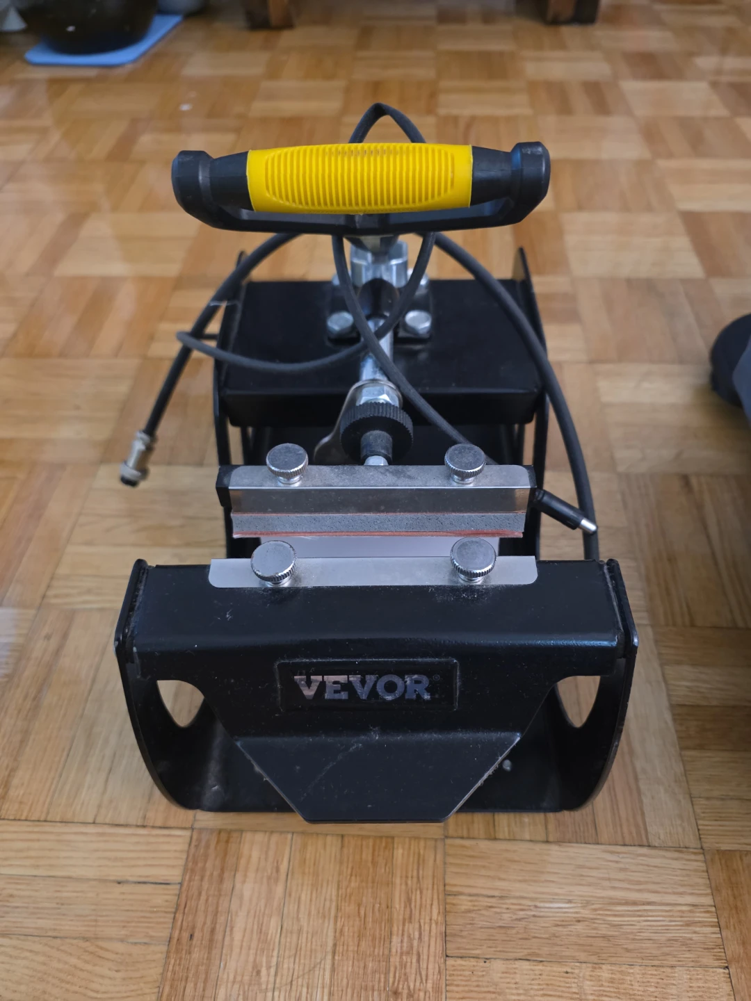 Vevor Heat Press Machine with attachments - photo 2