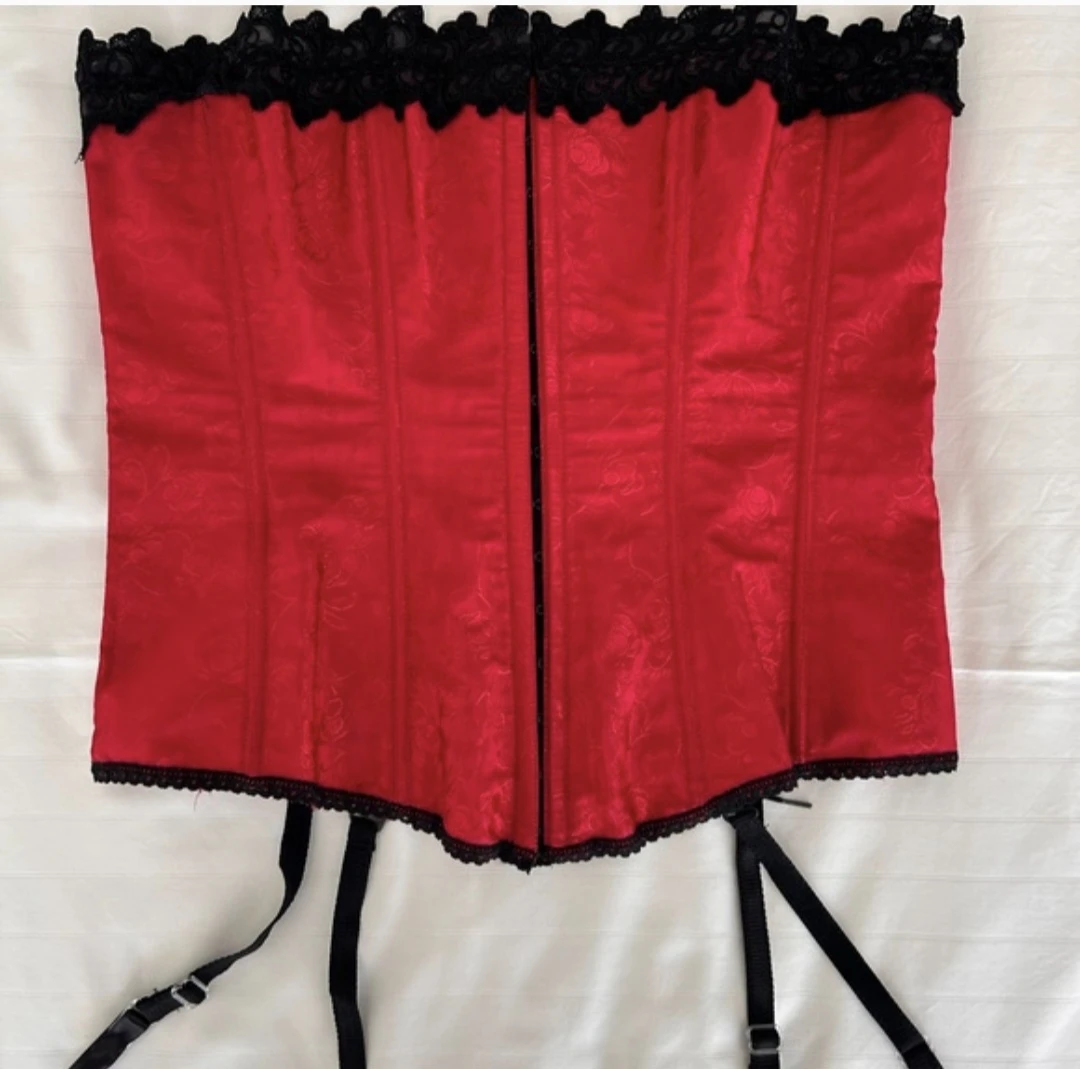 Elegant  red and  black  corset - photo 2