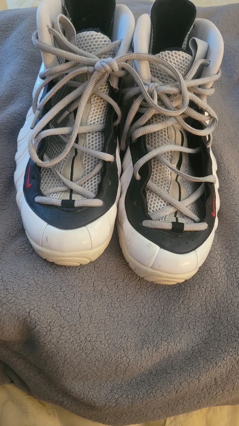 Nike Air Foamposite One Shoes - photo 2