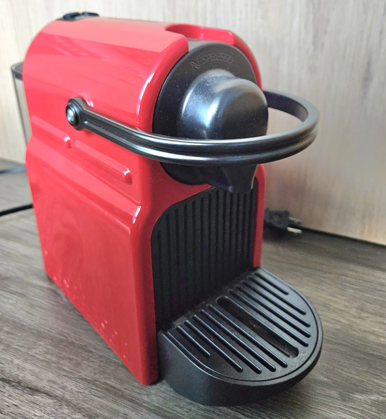 Nespresso Inissia Red
