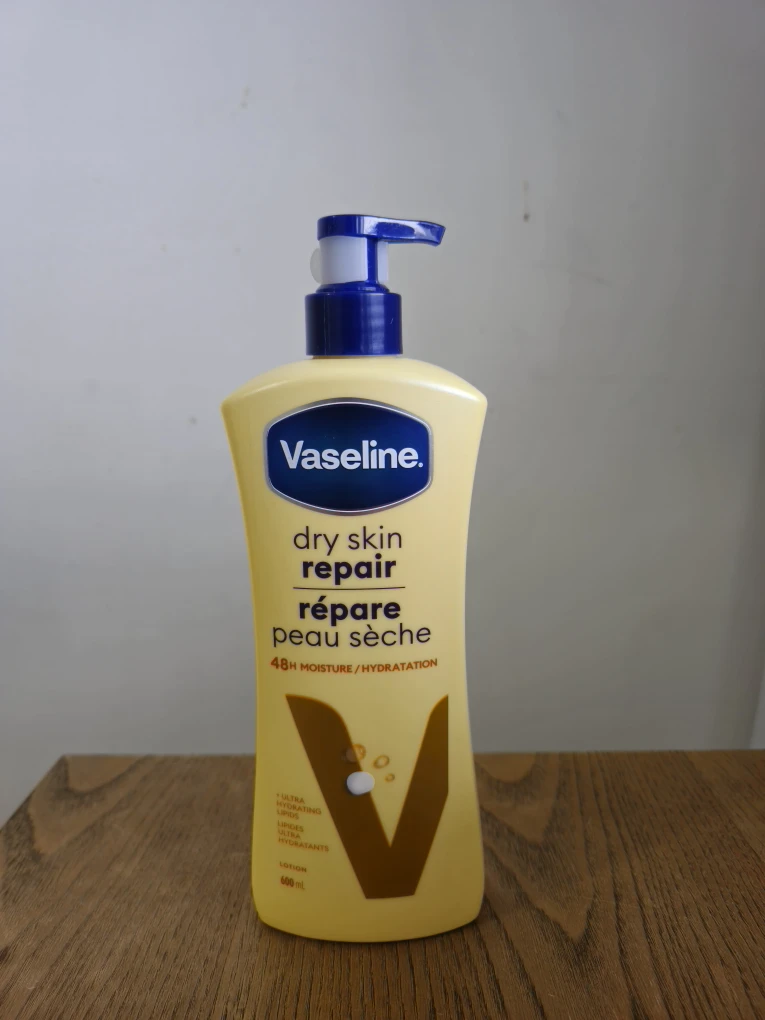 Vaseline Dry Skin Repair Lotion 600 ml
