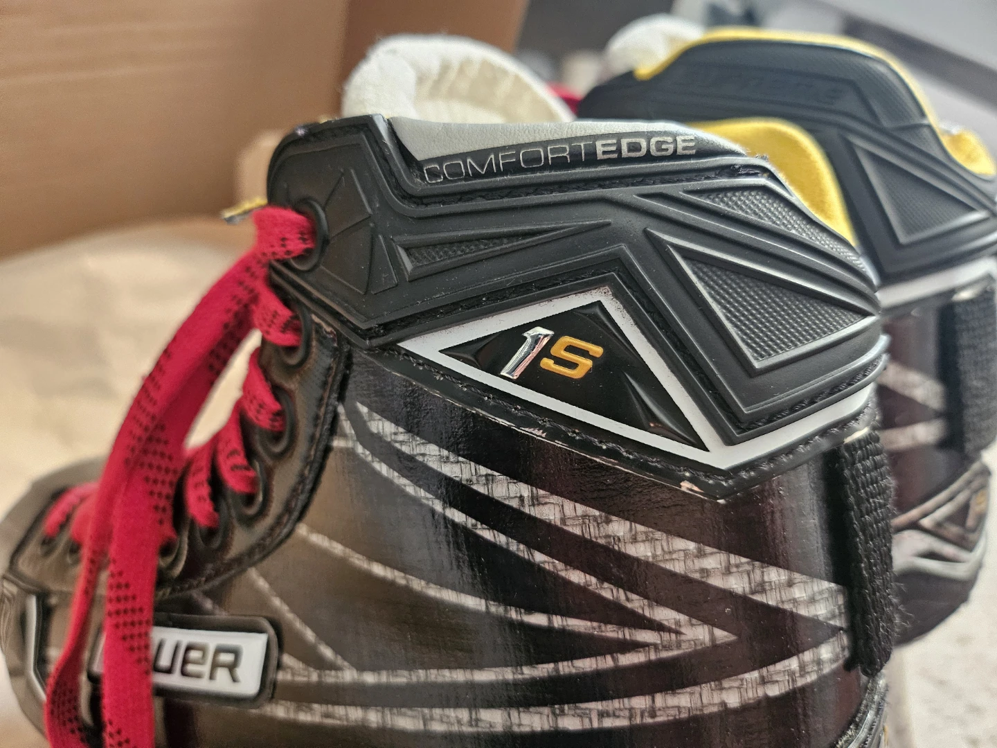 Bauer Supreme 1S Hockey Skates size US 9